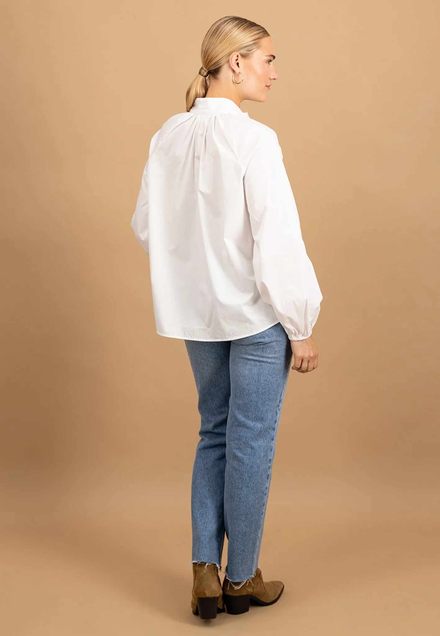 Bluse aus Baumwolle mit Stehkragen und Faltenlegung - Image 3