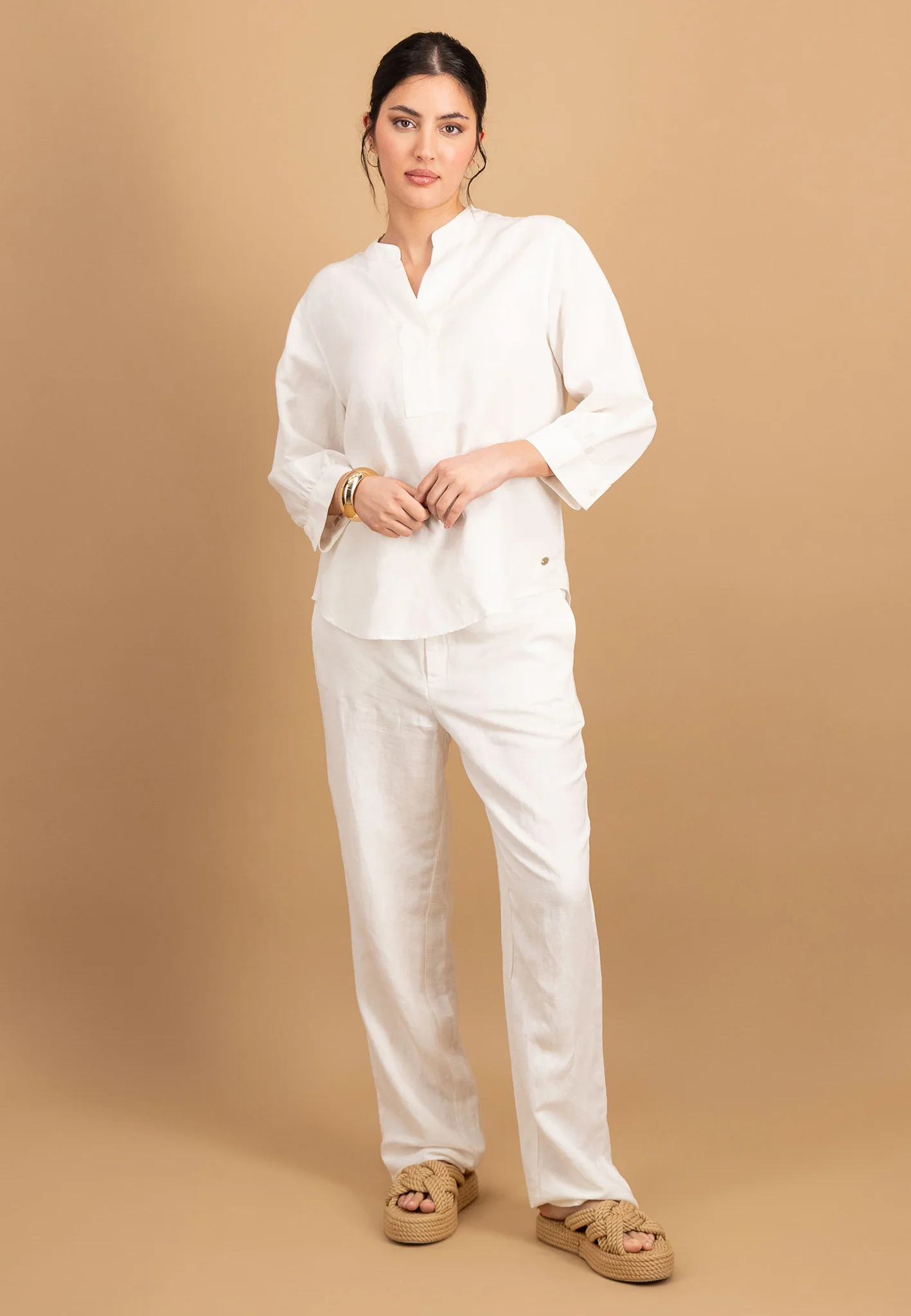 Bluse aus Leinenmix mit V-Ausschnitt - Image 8