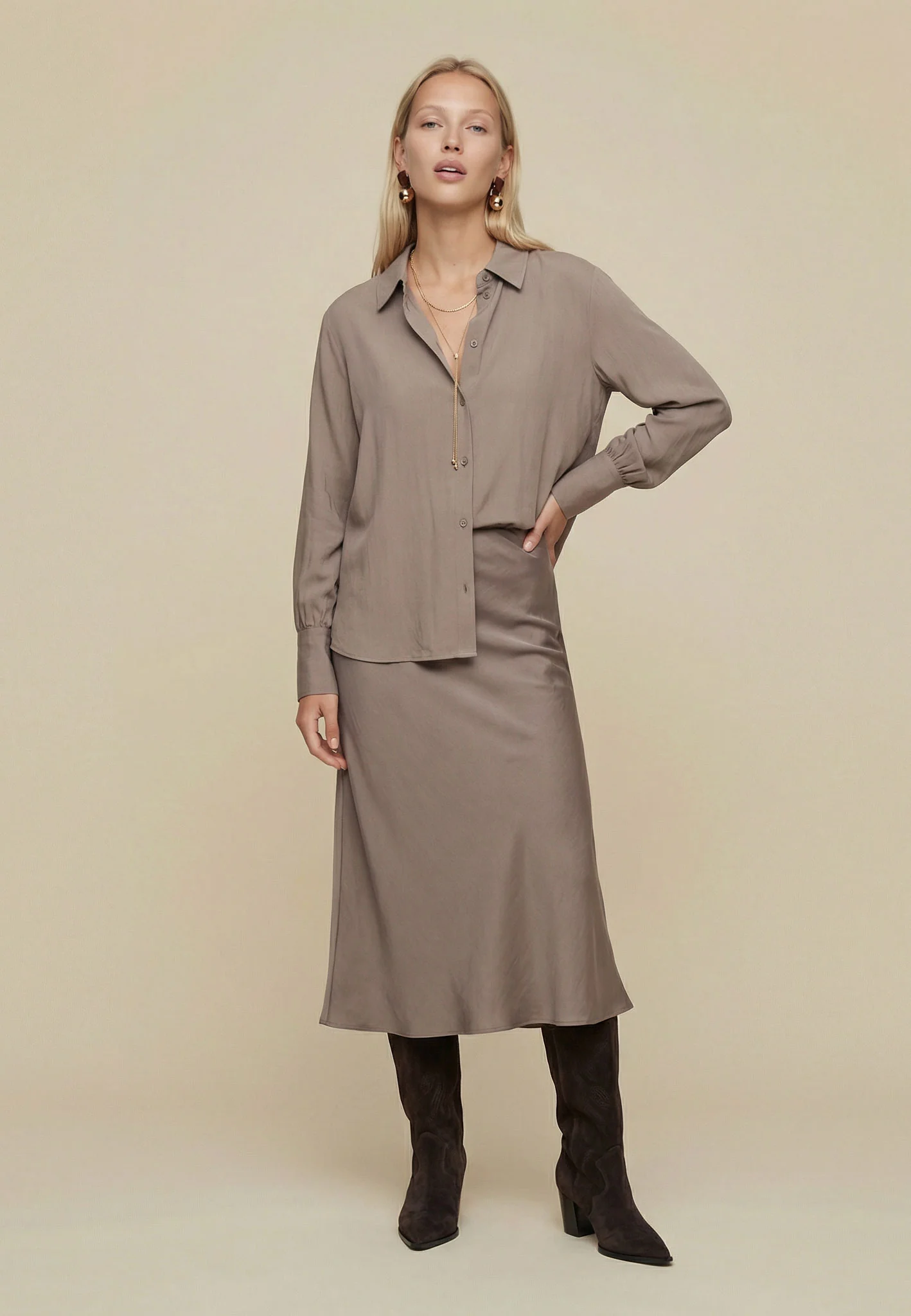 Bluse aus Lyocell-Viskose-Mix mit klassischem Hemdkragen - Image 8