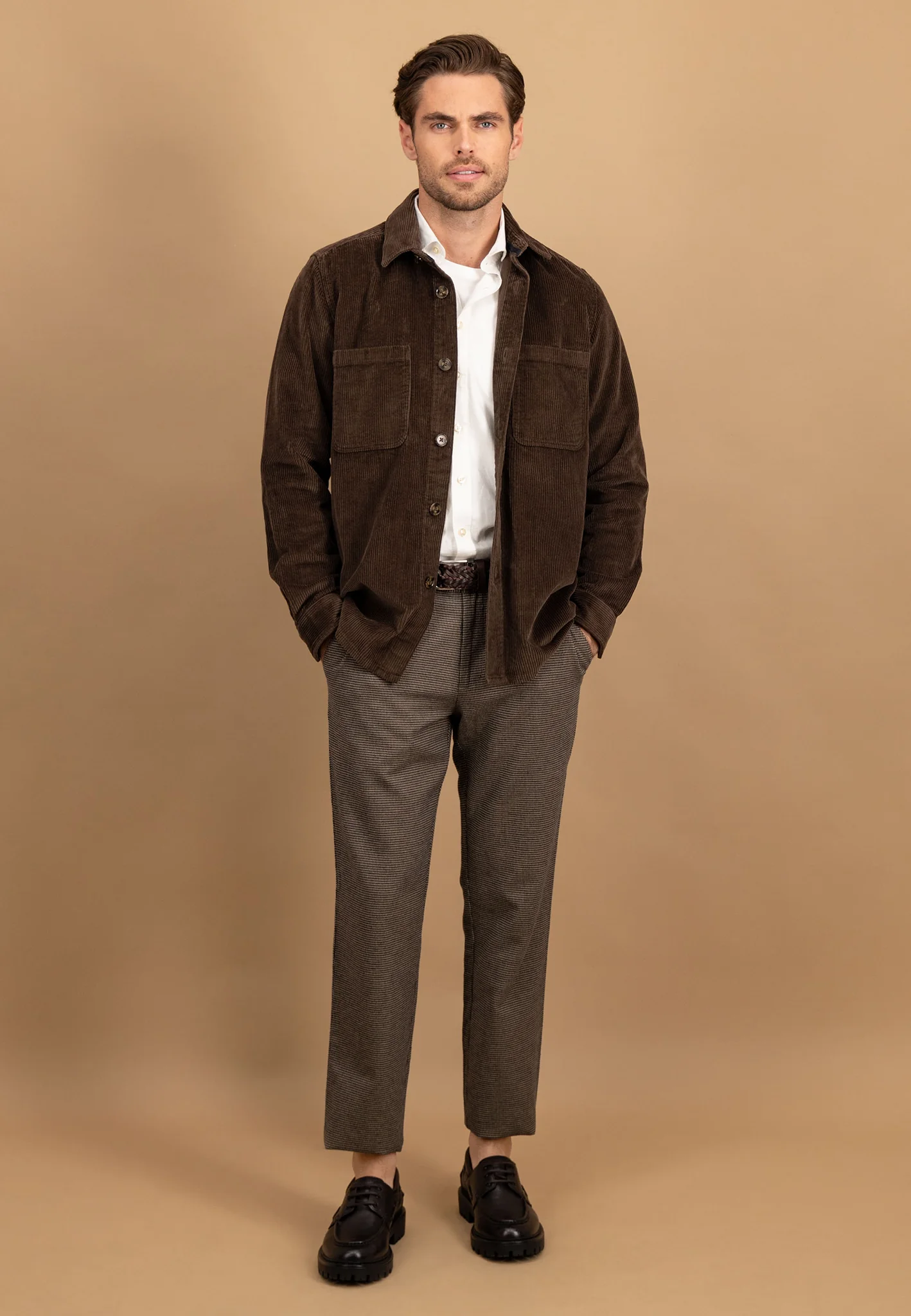 Cord-Overshirt aus Baumwolle mit Brusttaschen und Knopfleiste - Image 14