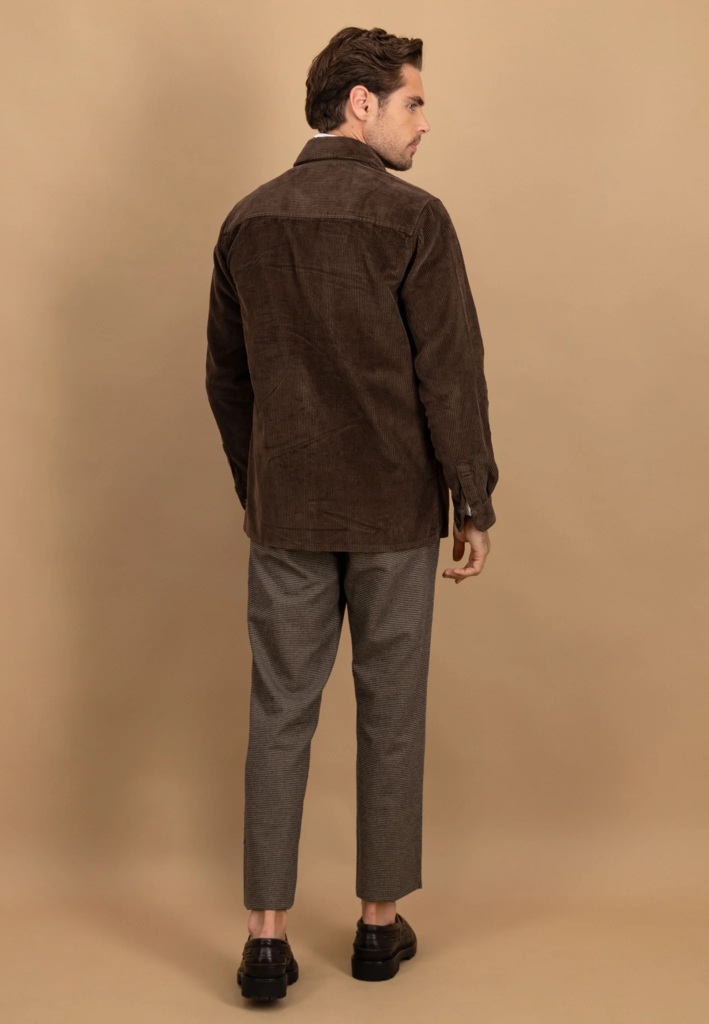 Cord-Overshirt aus Baumwolle mit Brusttaschen und Knopfleiste - Image 15