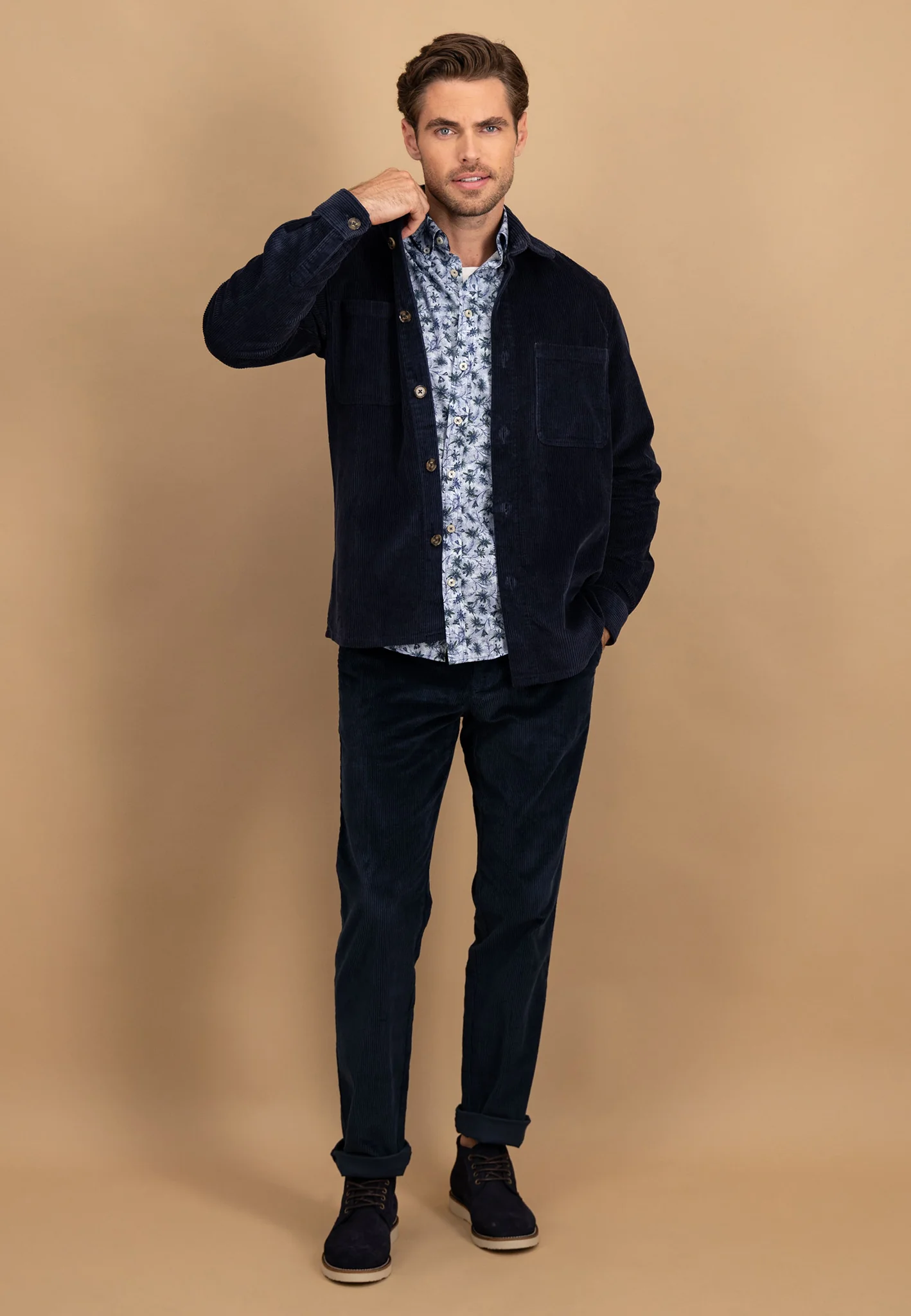 Cord-Overshirt aus Baumwolle mit Brusttaschen und Knopfleiste - Image 4