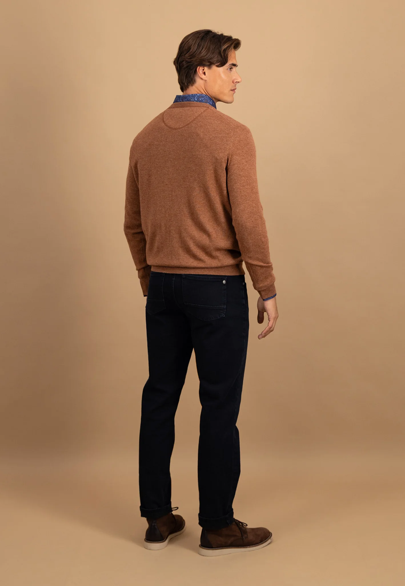 Feinstrickpullover aus Merino-Kaschmir mit V-Ausschnitt - Image 3