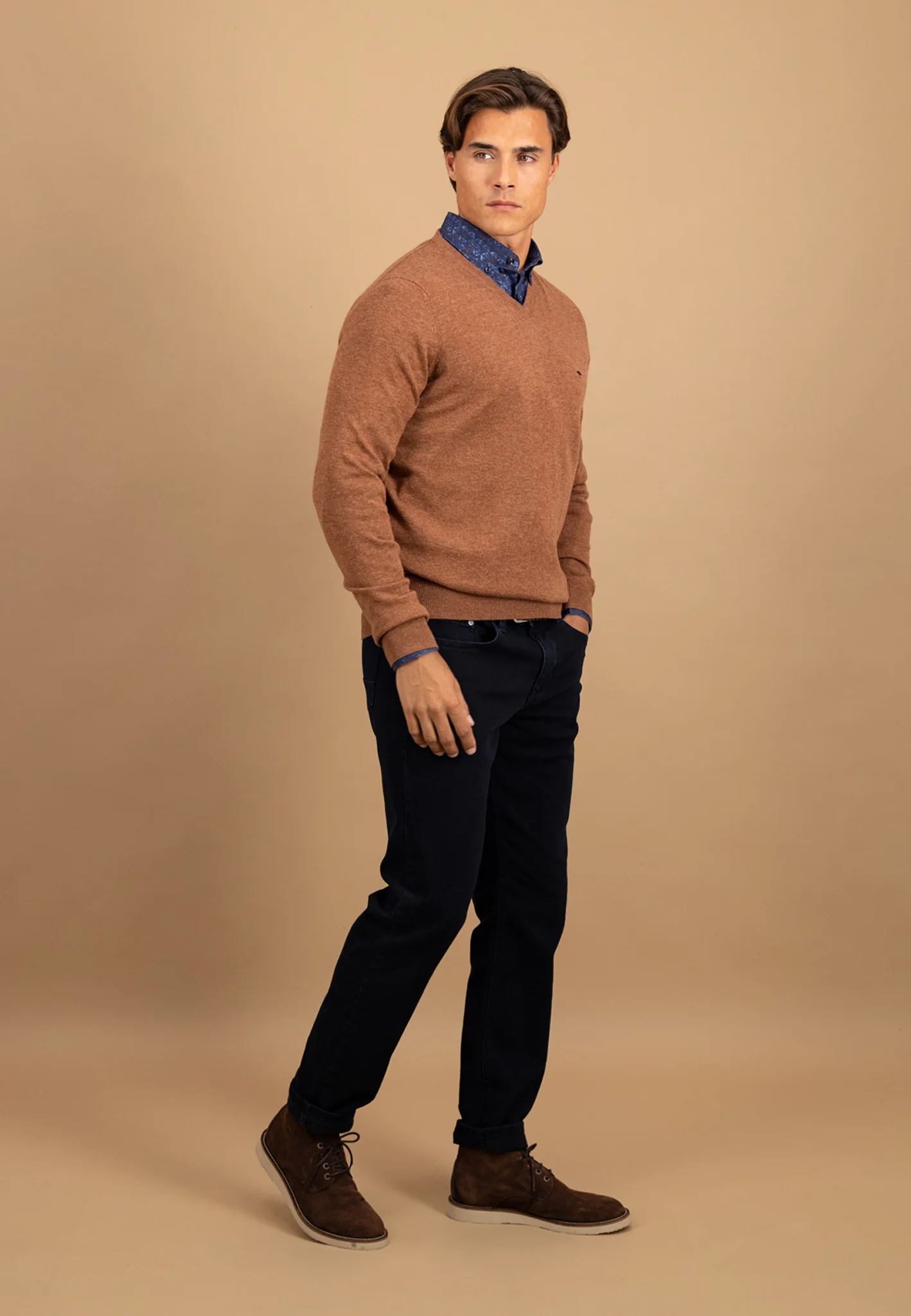Feinstrickpullover aus Merino-Kaschmir mit V-Ausschnitt - Image 4