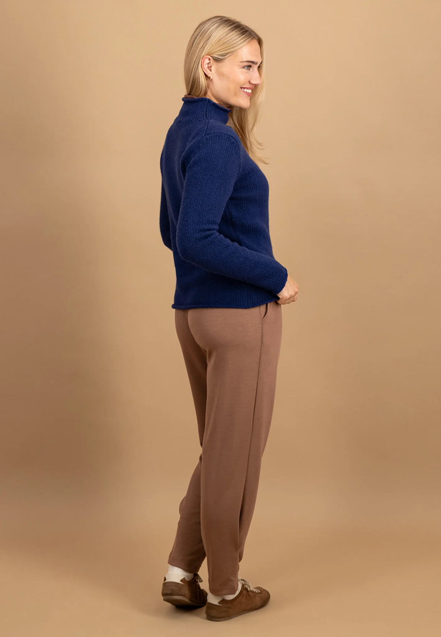 Feinstrickpullover aus reiner Wolle mit Stehkragen - Image 17