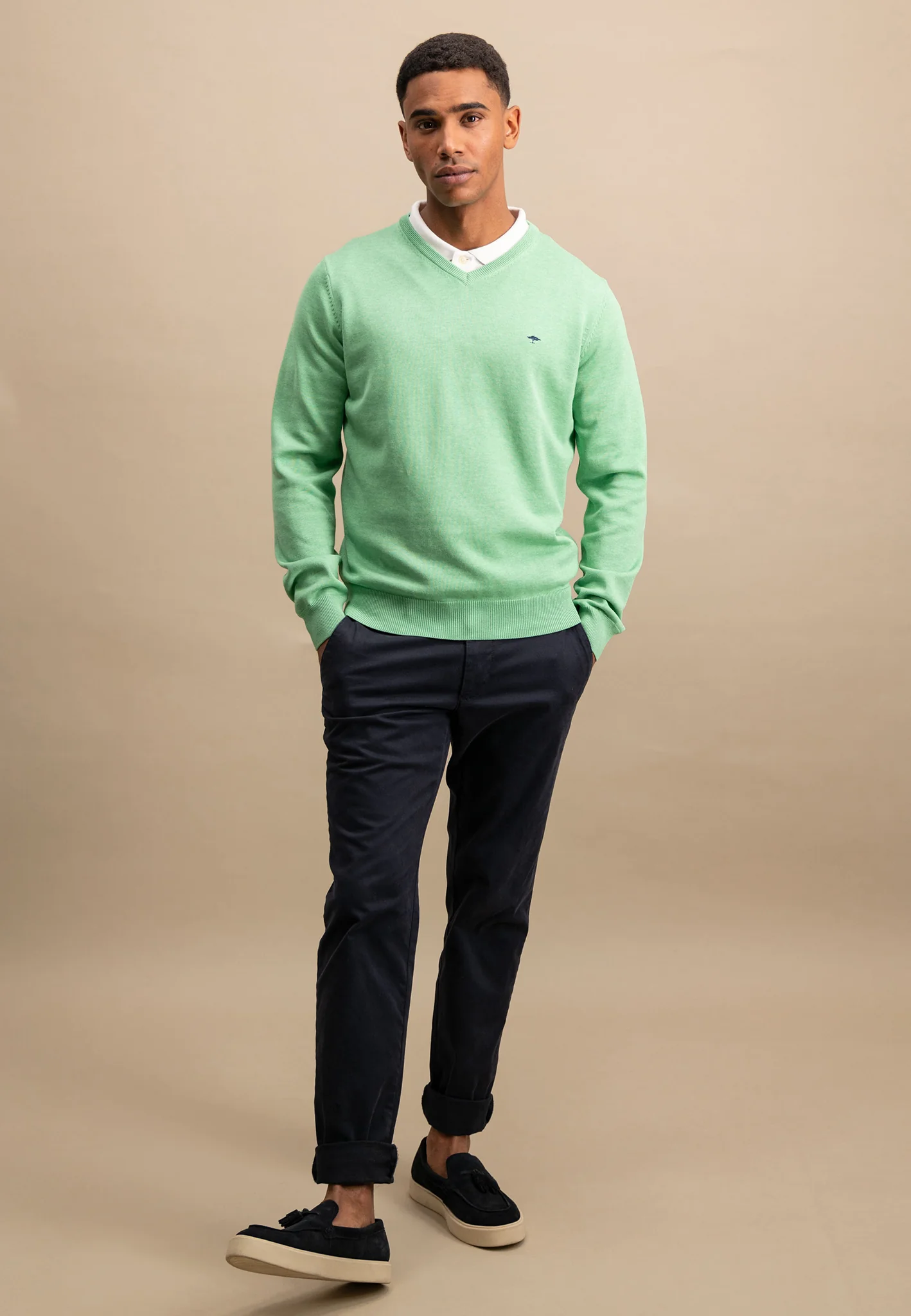 Pullover aus Baumwolle mit V-Ausschnitt - Image 44