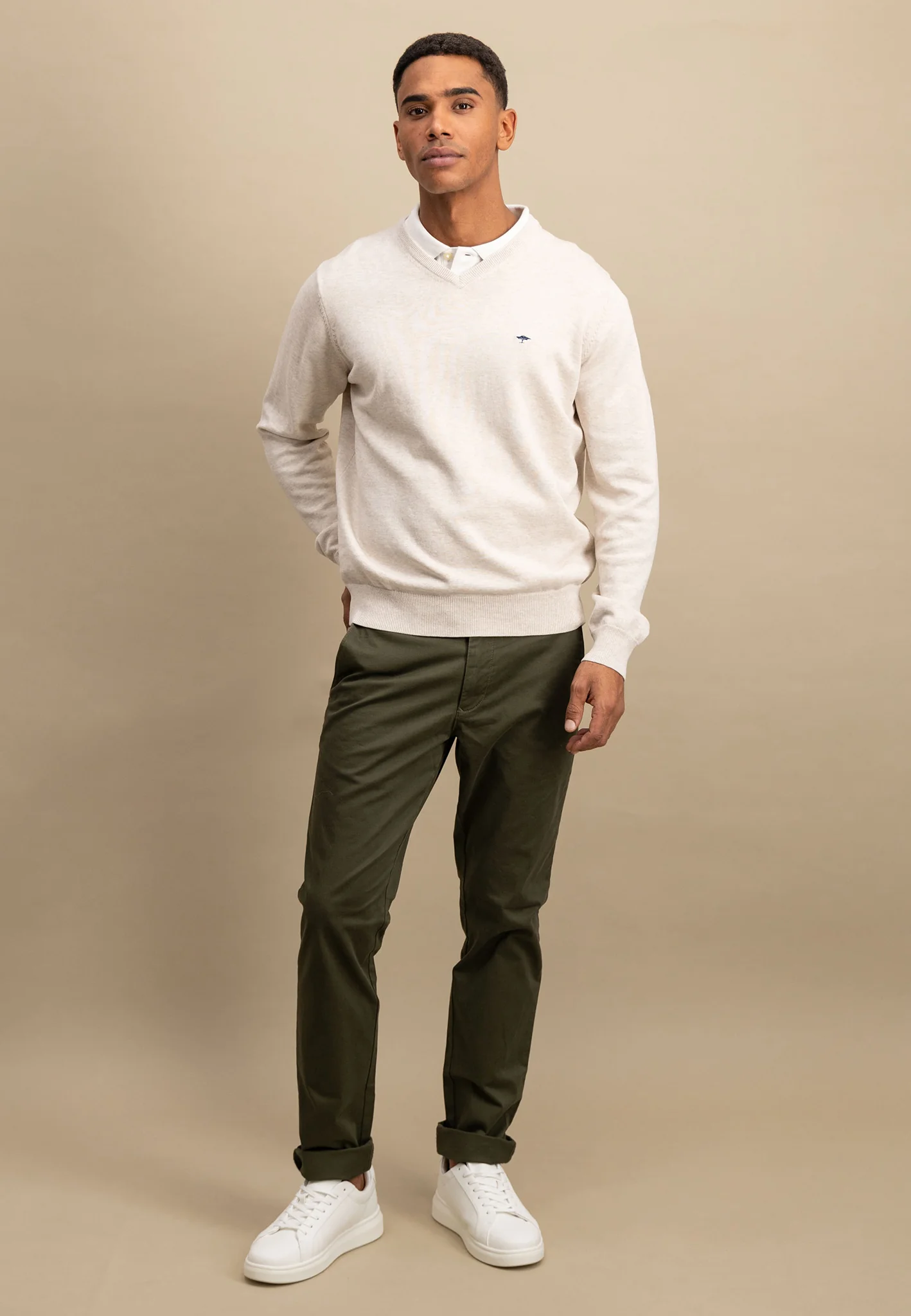 Pullover aus Baumwolle mit V-Ausschnitt - Image 50