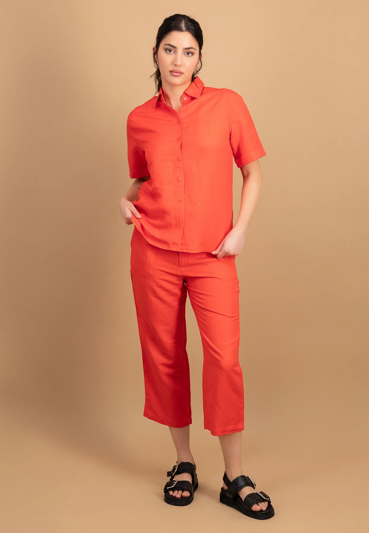 Halbarm-Bluse aus Leinenmix in Unifarben - Image 20