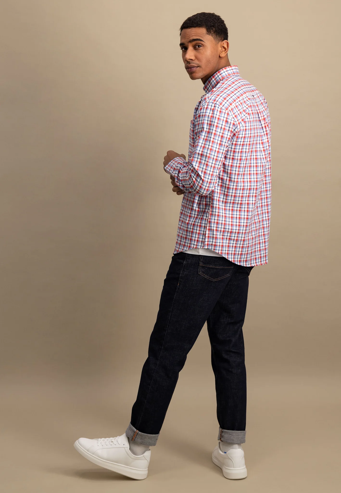 Kariertes Hemd aus Baumwolle mit Button-Down-Kragen - Image 2