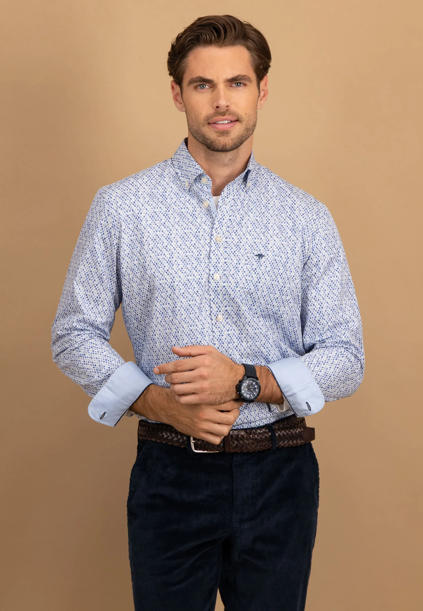 Hemd aus Baumwolle mit feinem Allover-Print und Button-Down-Kragen