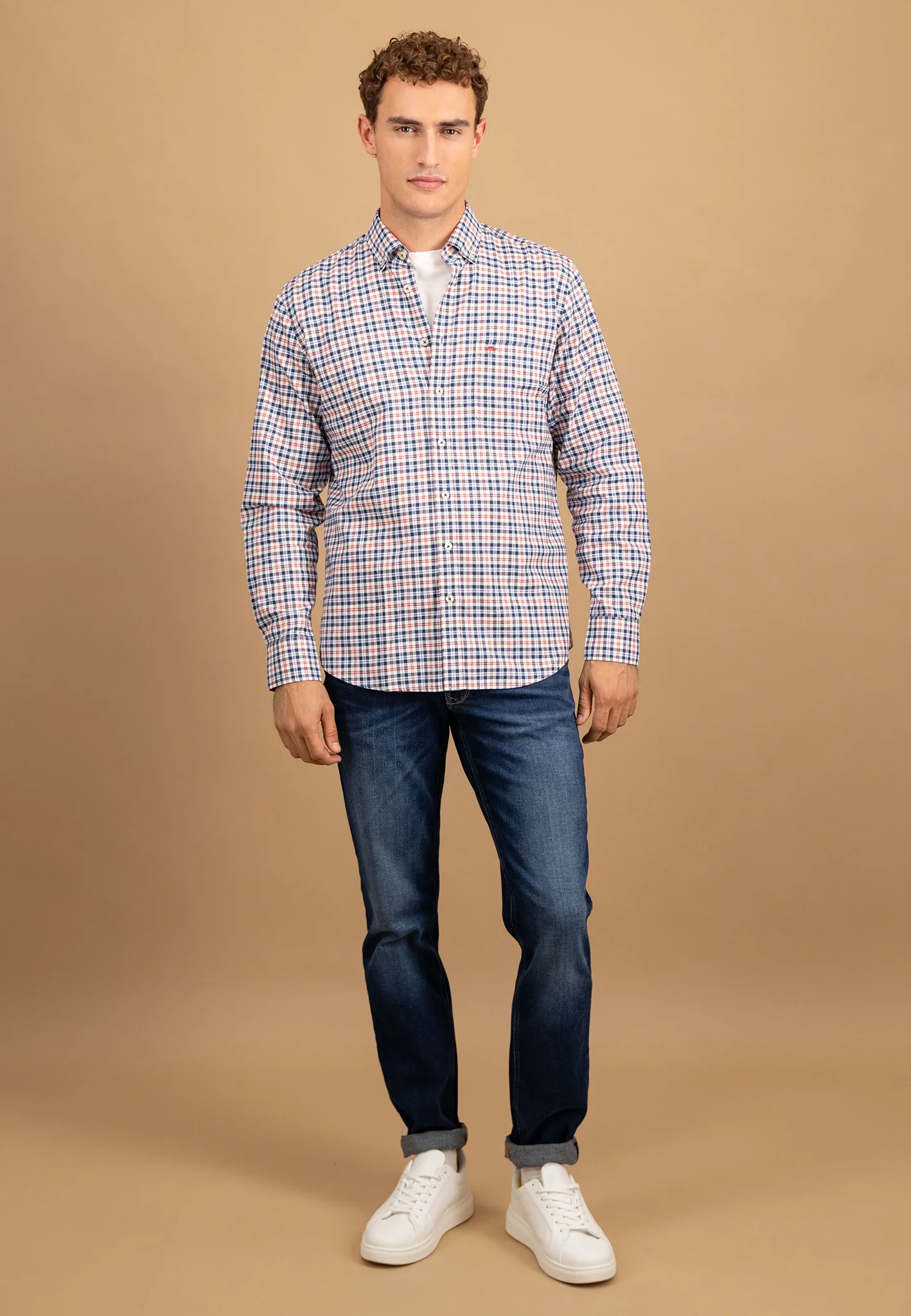 Oxfordhemd aus Baumwolle mit feinem Karomuster und Button-Down-Kragen - Image 9