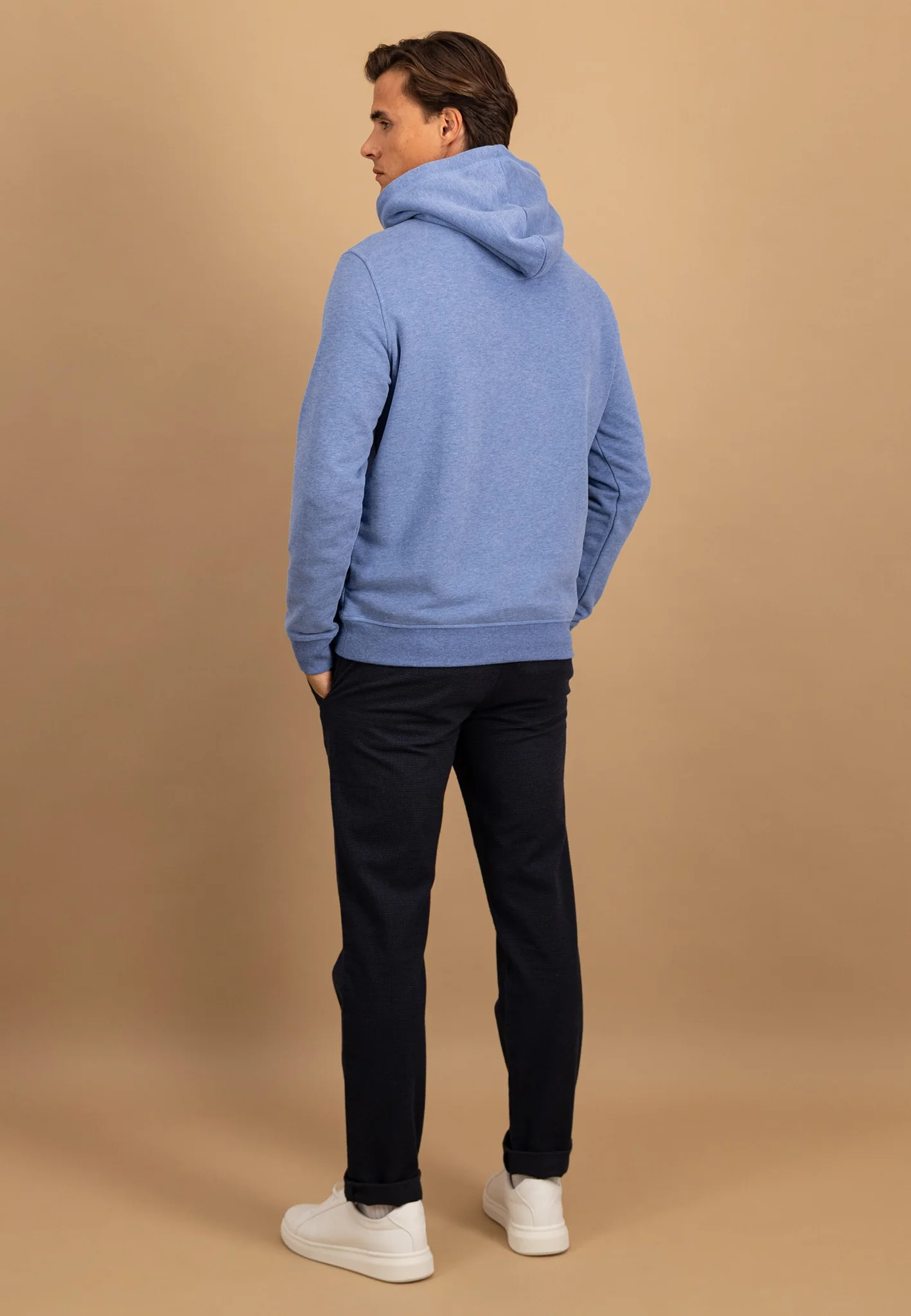 Hoodie aus Baumwolle mit Logo-Stickerei und Kängurutasche - Image 9
