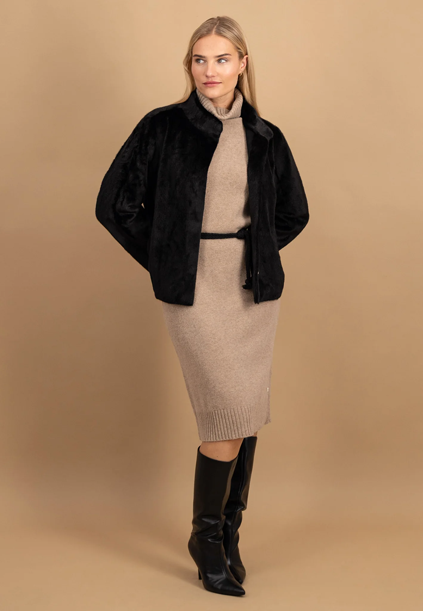 Jacke aus Fake Fur mit Stehkragen und verdeckter Knopfleiste - Image 20