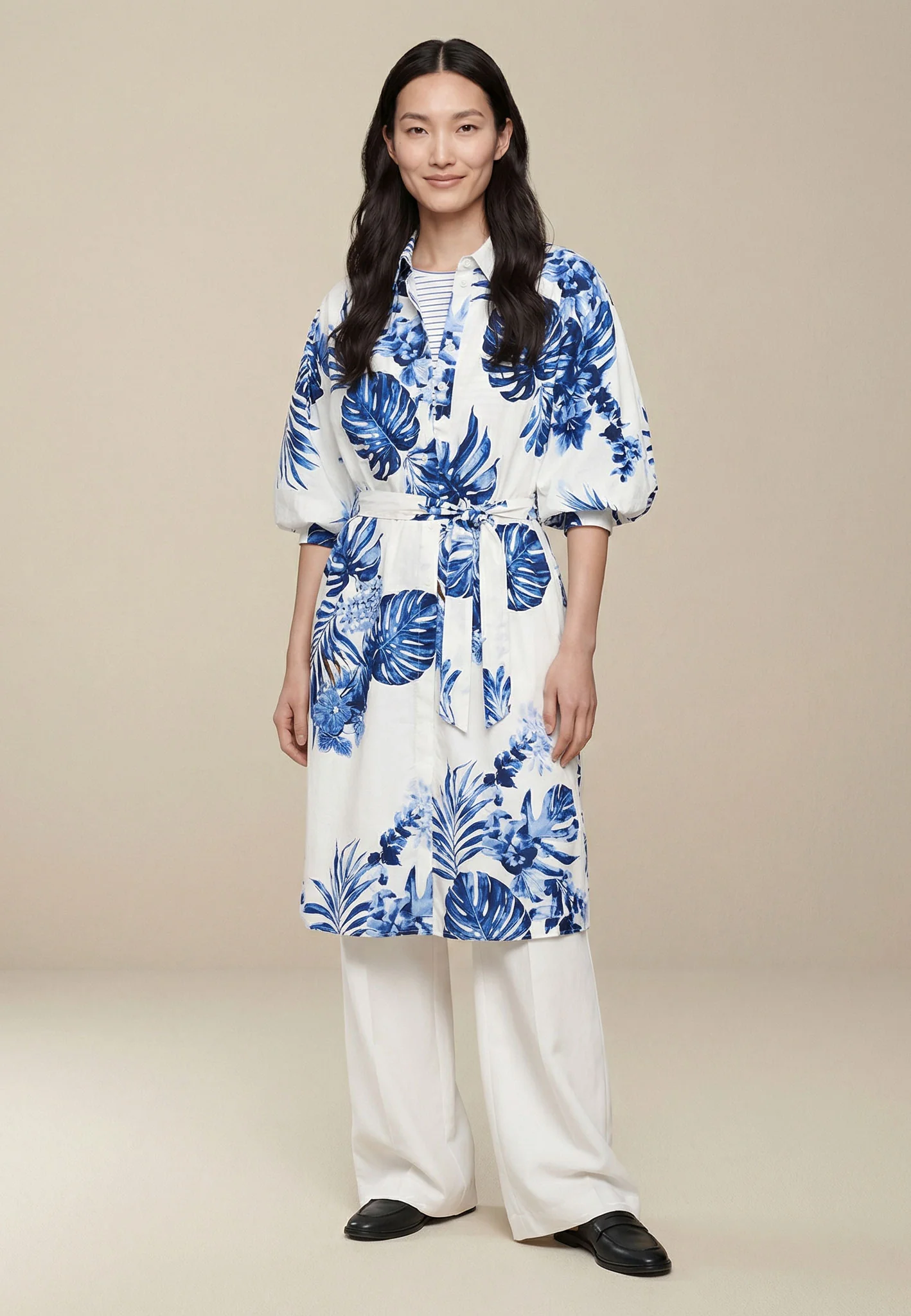 Kleid aus Baumwolle mit floralem Allover-Print und Bindegürtel