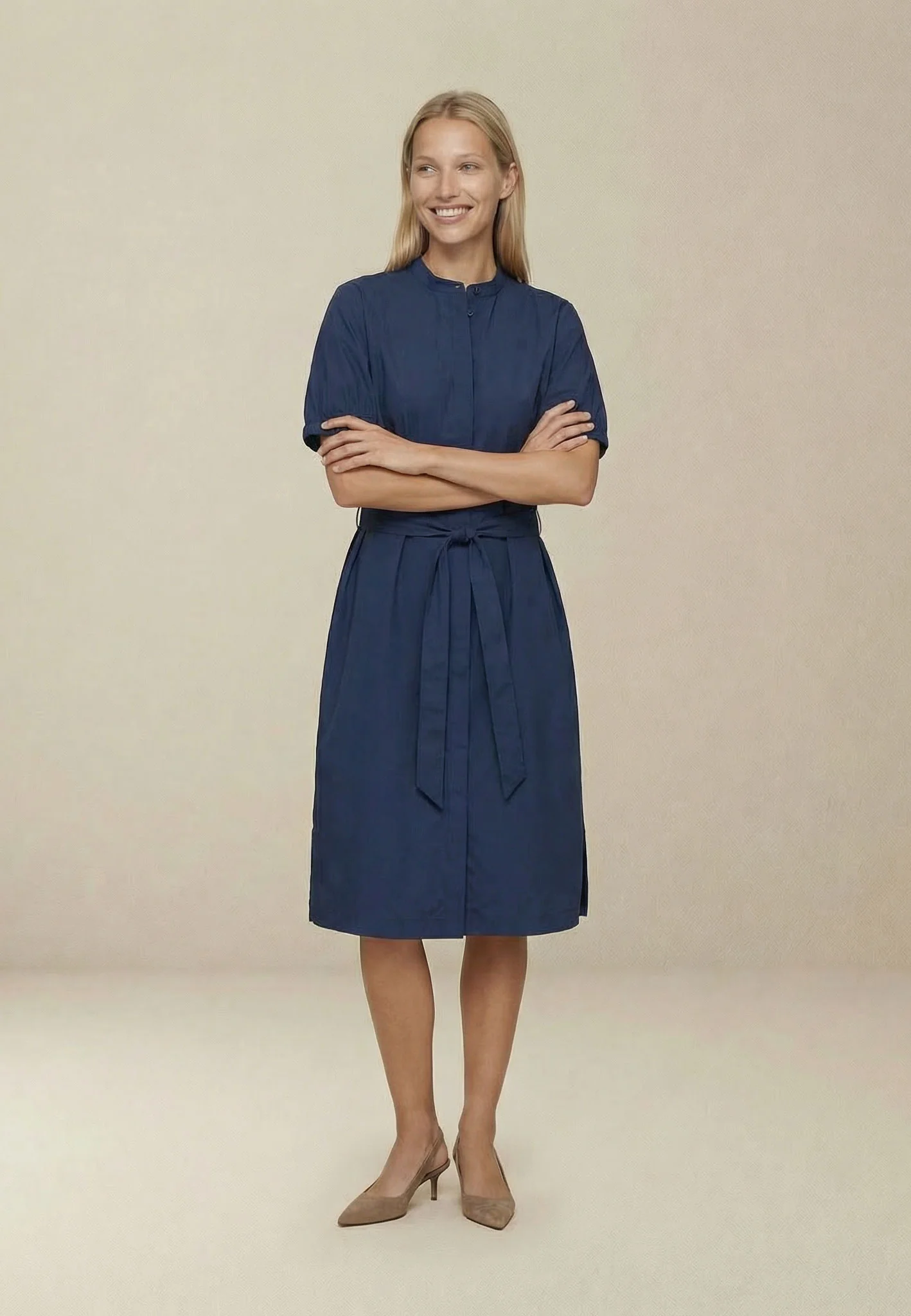 Kleid aus Baumwolle mit Stehkragen und Bindegürtel - Image 3