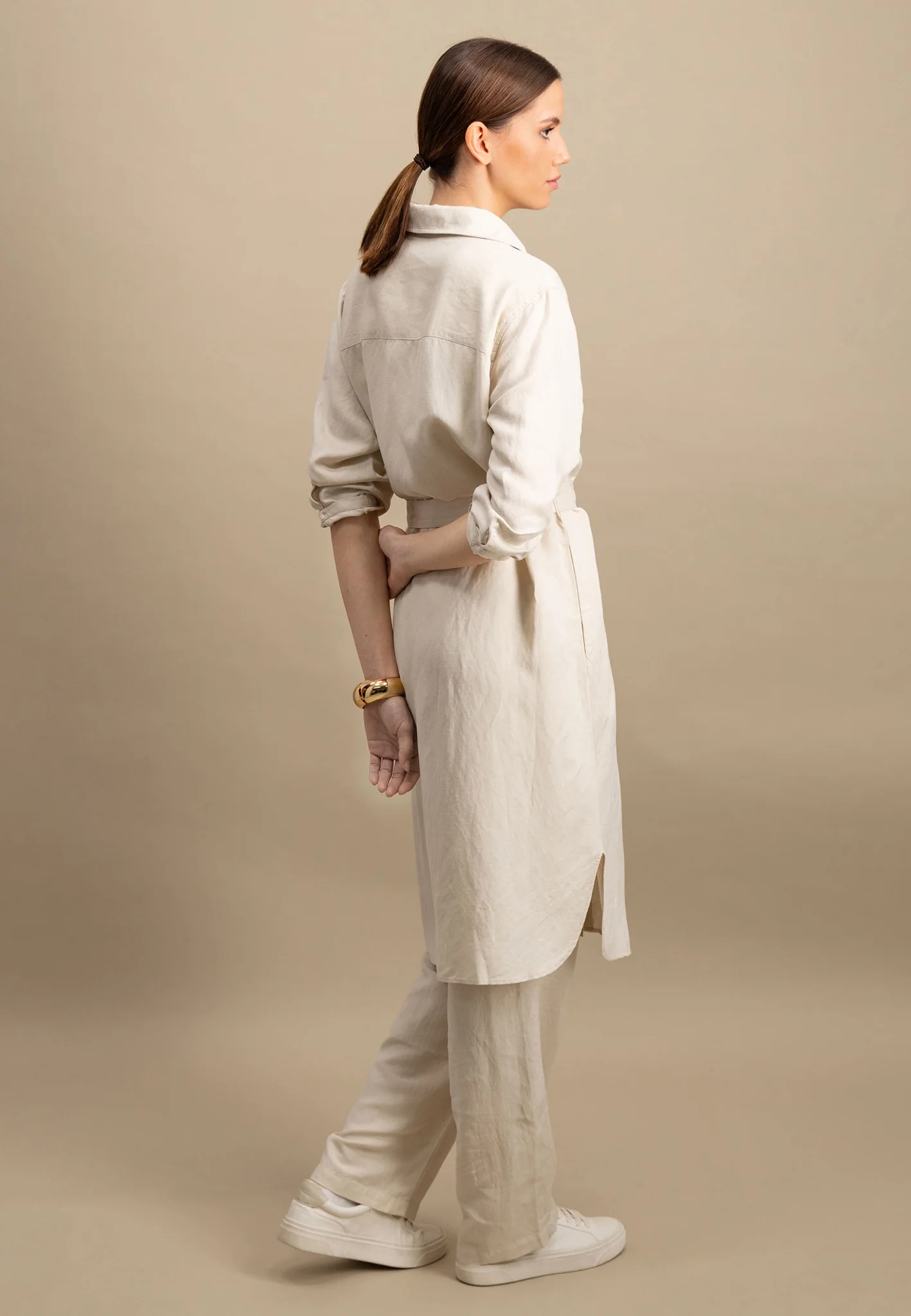 Kleid aus Leinen-Viskose-Mix mit Taillengürtel - Image 14