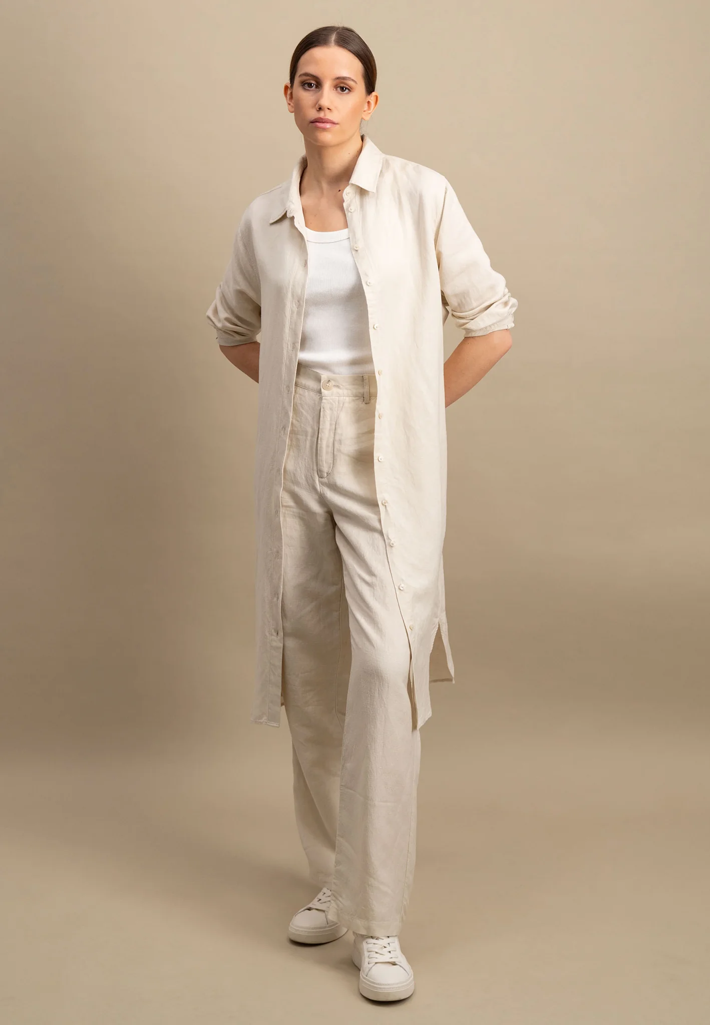 Kleid aus Leinen-Viskose-Mix mit Taillengürtel - Image 15