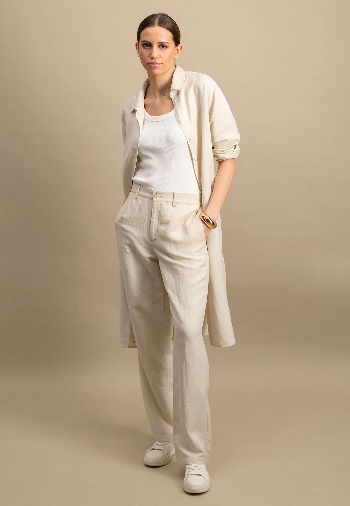 Kleid aus Leinen-Viskose-Mix mit Taillengürtel - Image 16