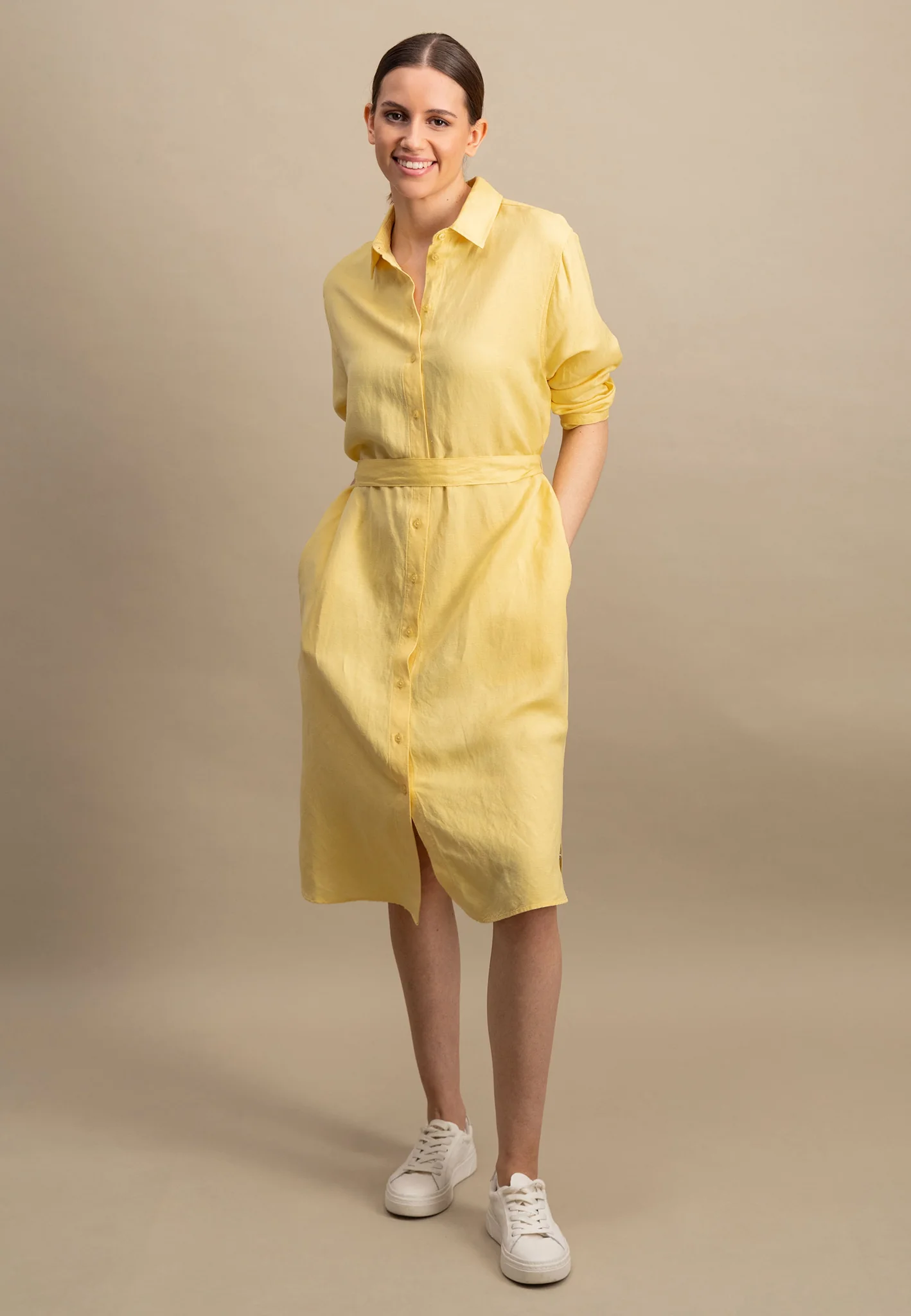 Kleid aus Leinen-Viskose-Mix mit Taillengürtel - Image 19