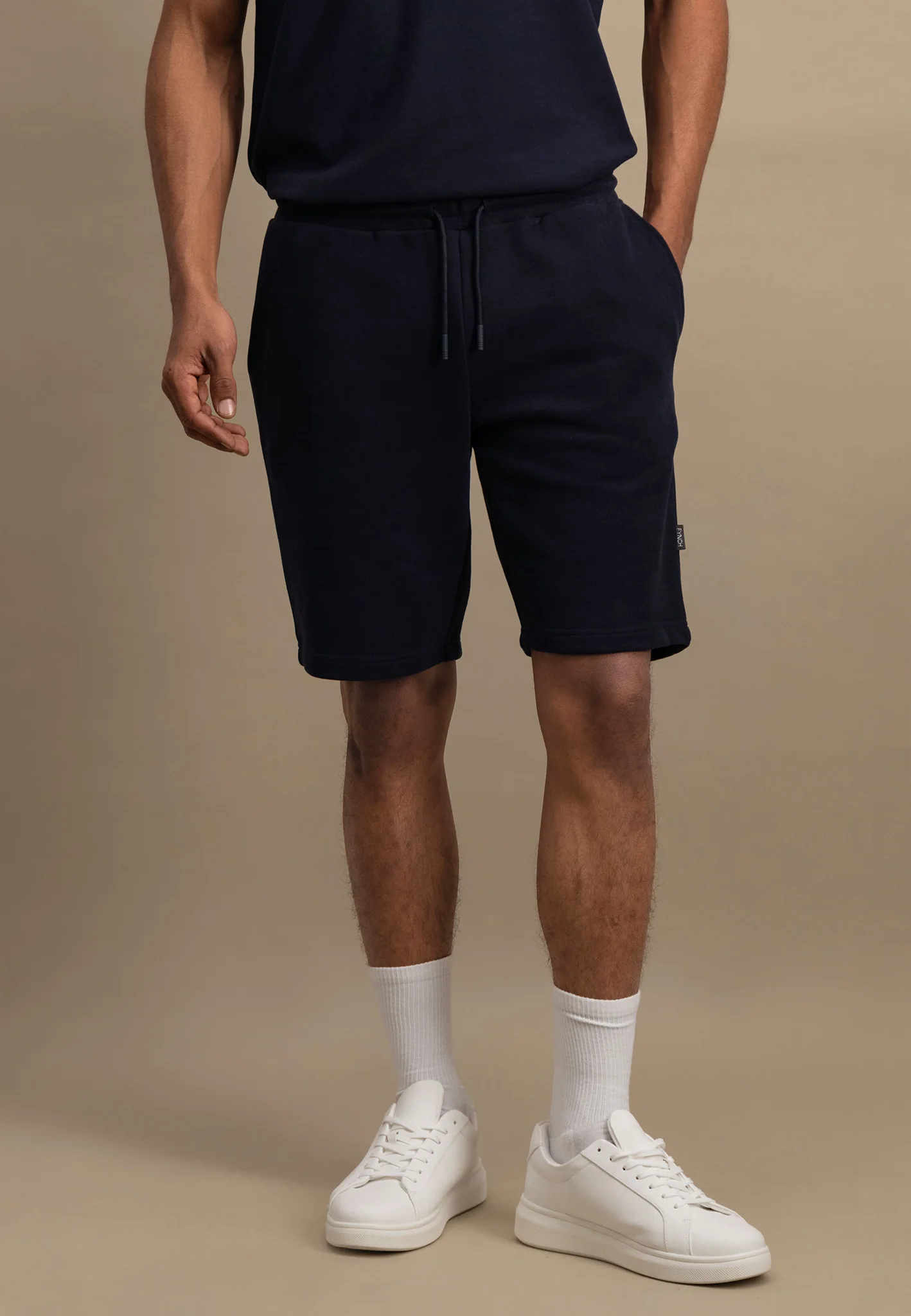 Kurze Sweathose aus Baumwolle mit Kordelzug - Image 14