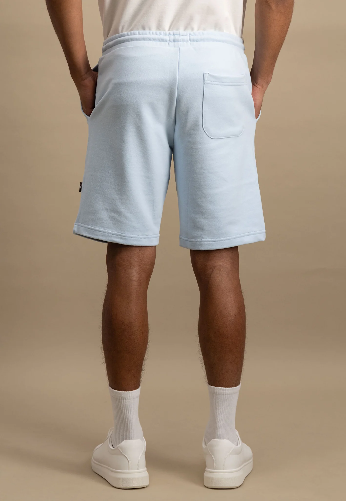 Kurze Sweathose aus Baumwolle mit Kordelzug - Image 8
