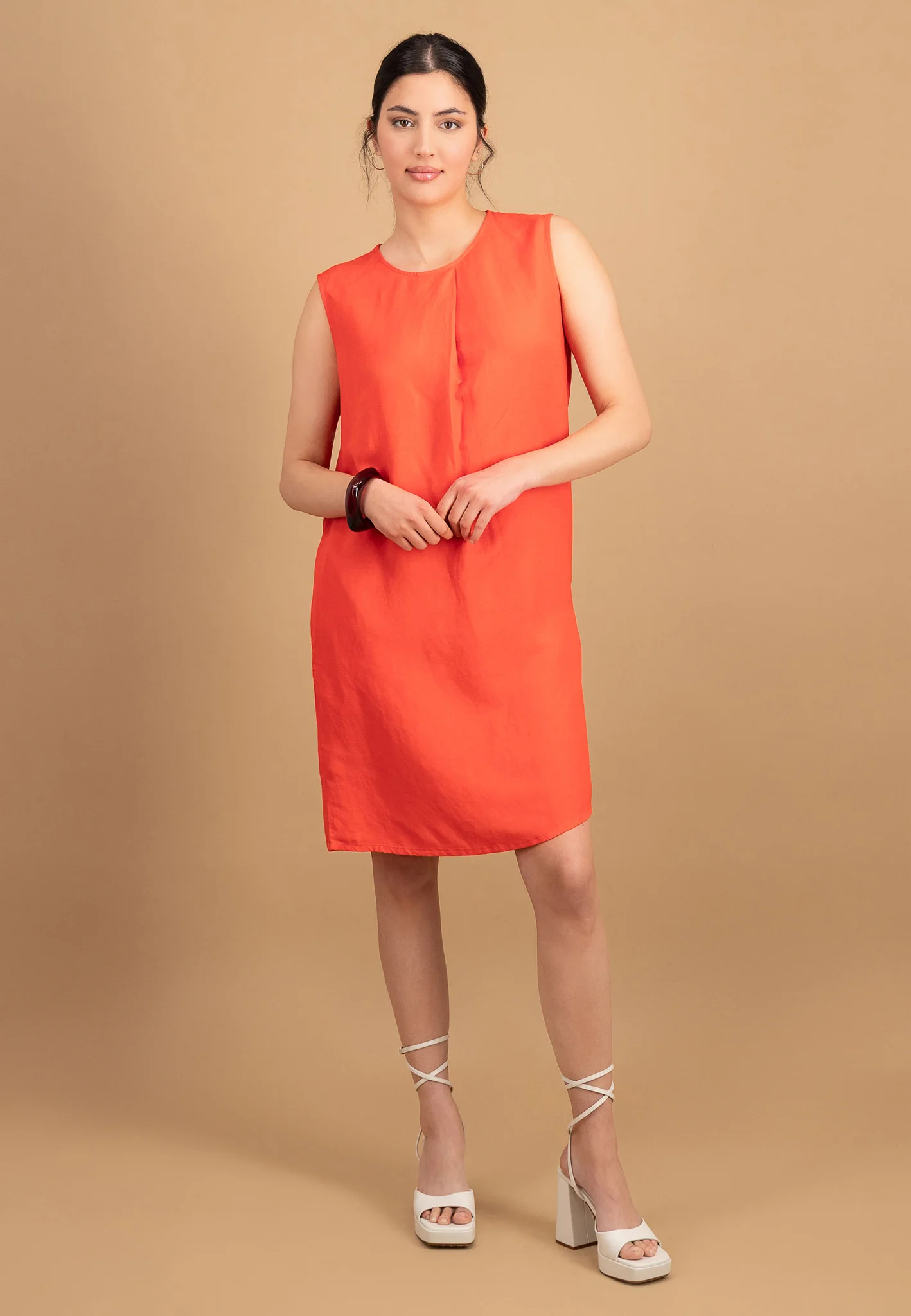 Midikleid aus Leinen-Viskose-Mix ärmellos - Image 4