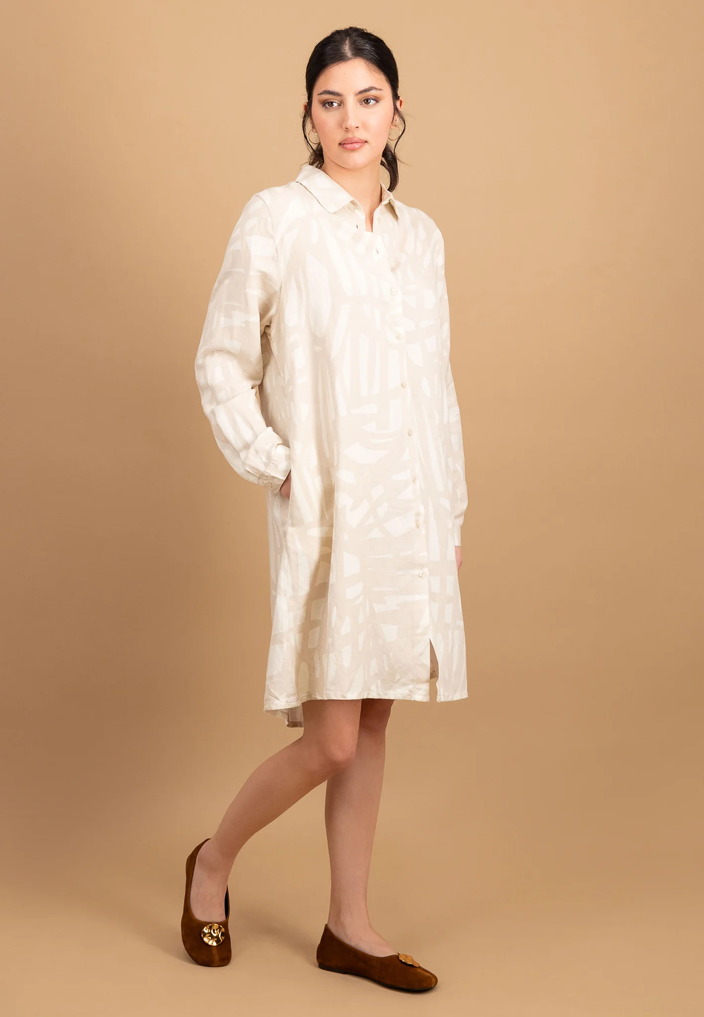 Midikleid aus Leinen-Viskose-Mix mit Alloverprint - Image 2
