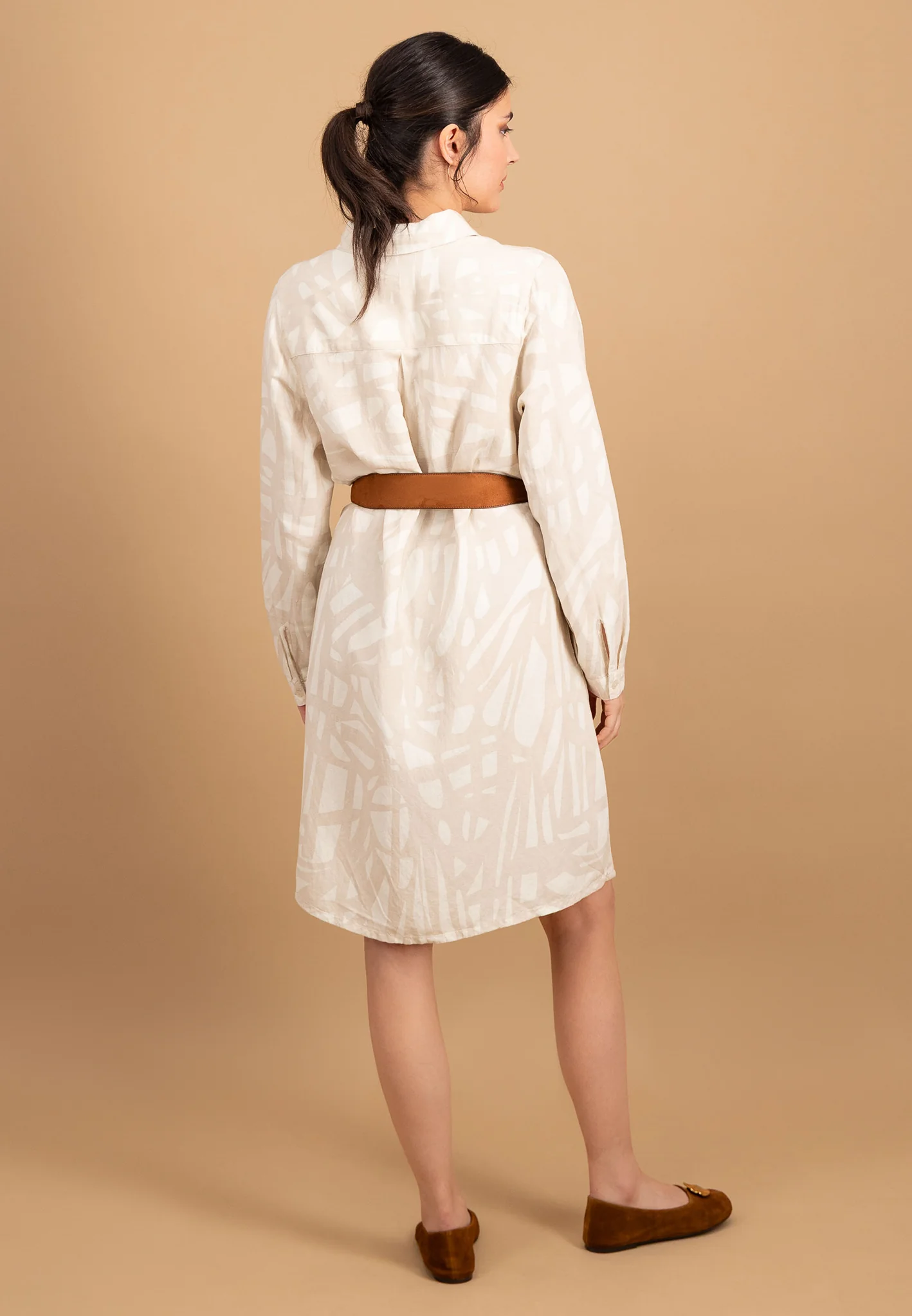 Midikleid aus Leinen-Viskose-Mix mit Alloverprint - Image 3