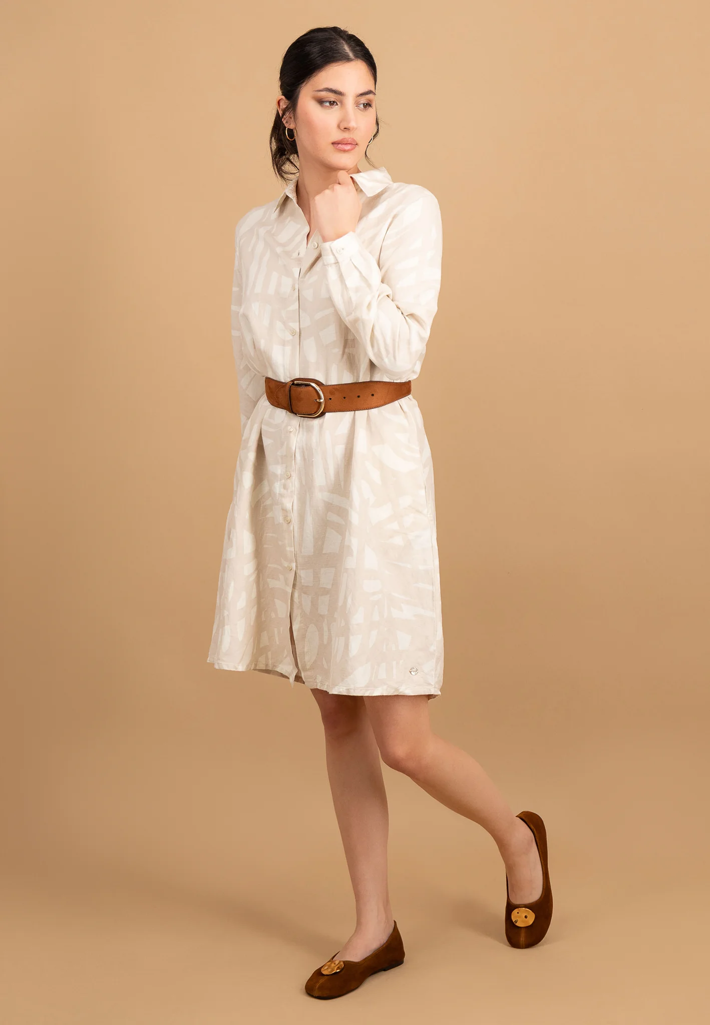 Midikleid aus Leinen-Viskose-Mix mit Alloverprint - Image 4
