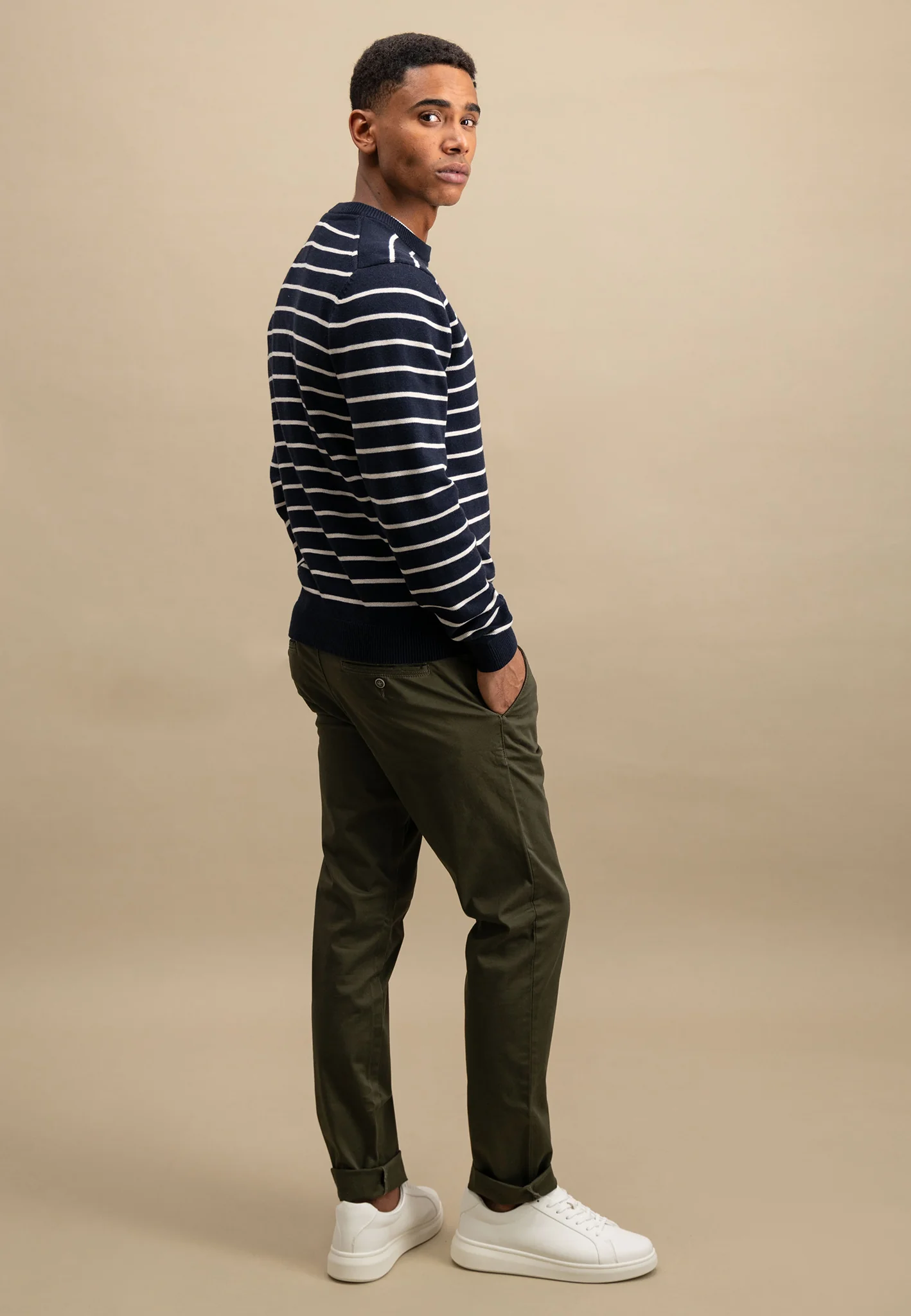 Pullover aus Baumwolle mit feinen Streifen - Image 9