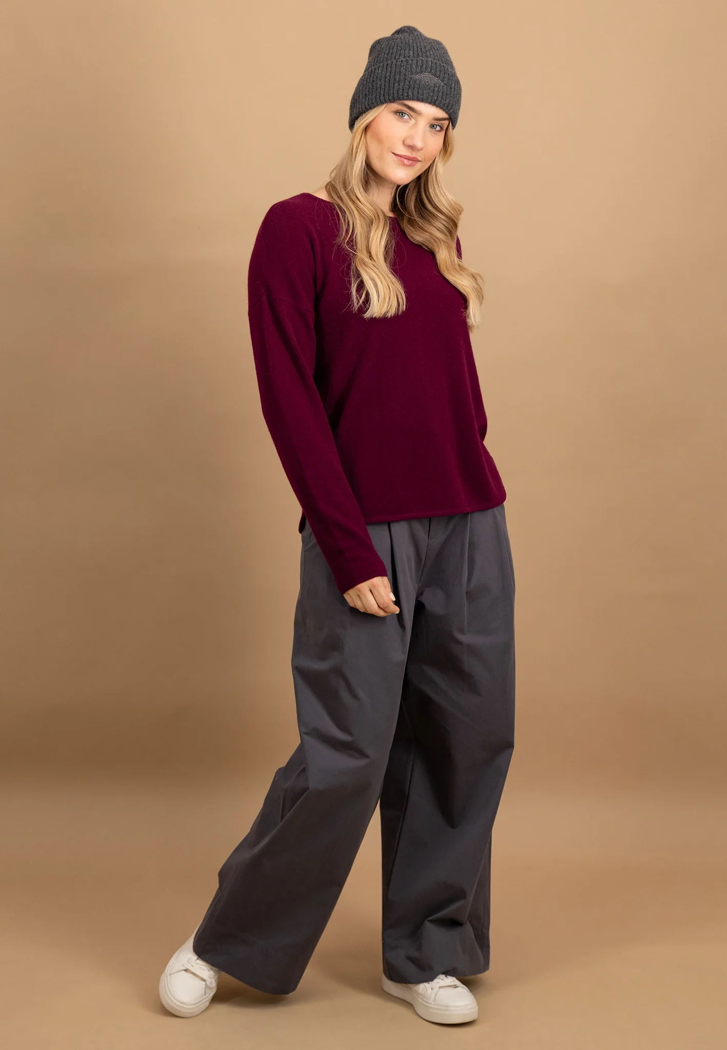 Pullover aus Kaschmir mit Rundhalsausschnitt und überschnittenen Schultern - Image 10