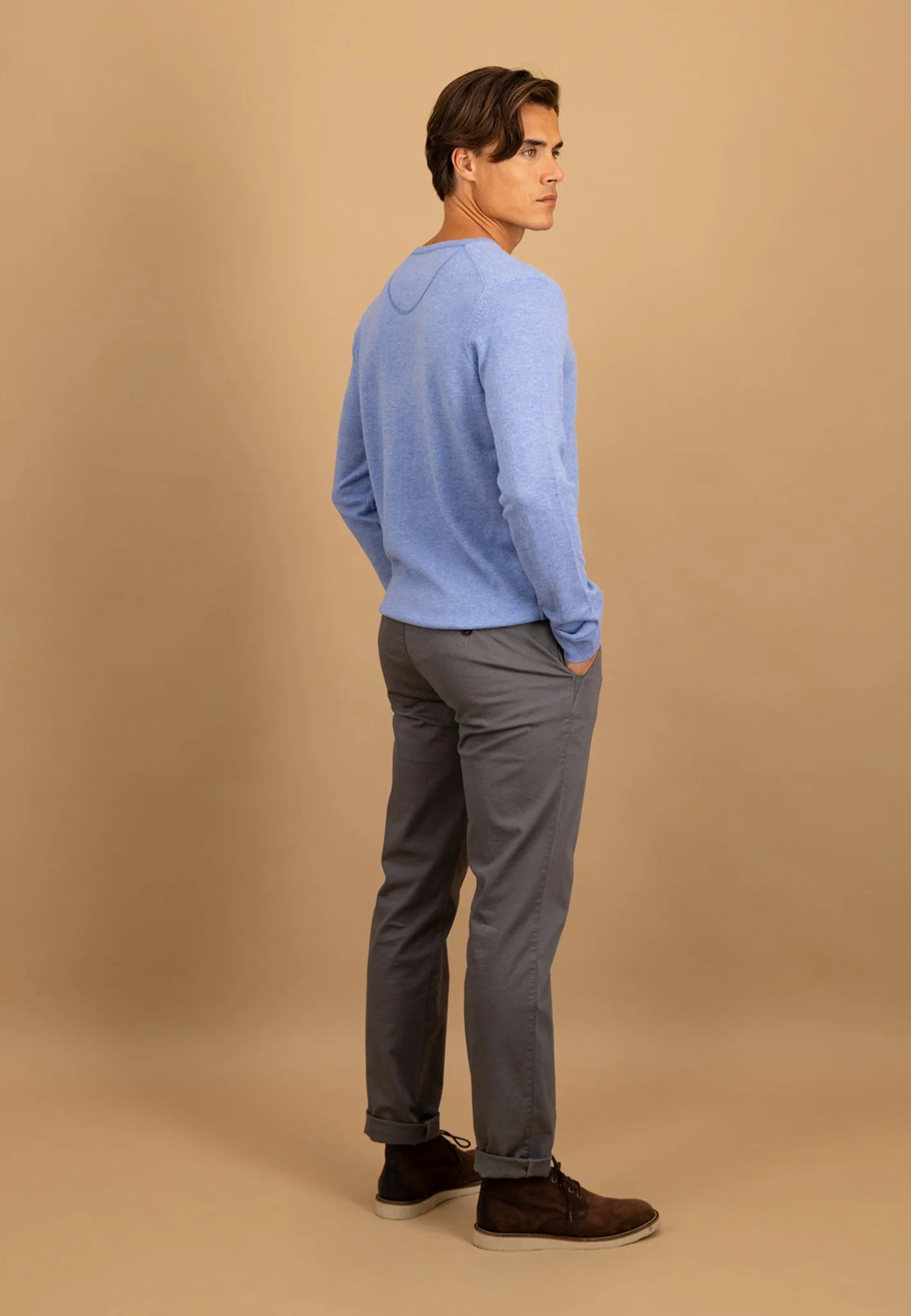 Pullover aus Merino-Kaschmir mit V-Ausschnitt - Image 23