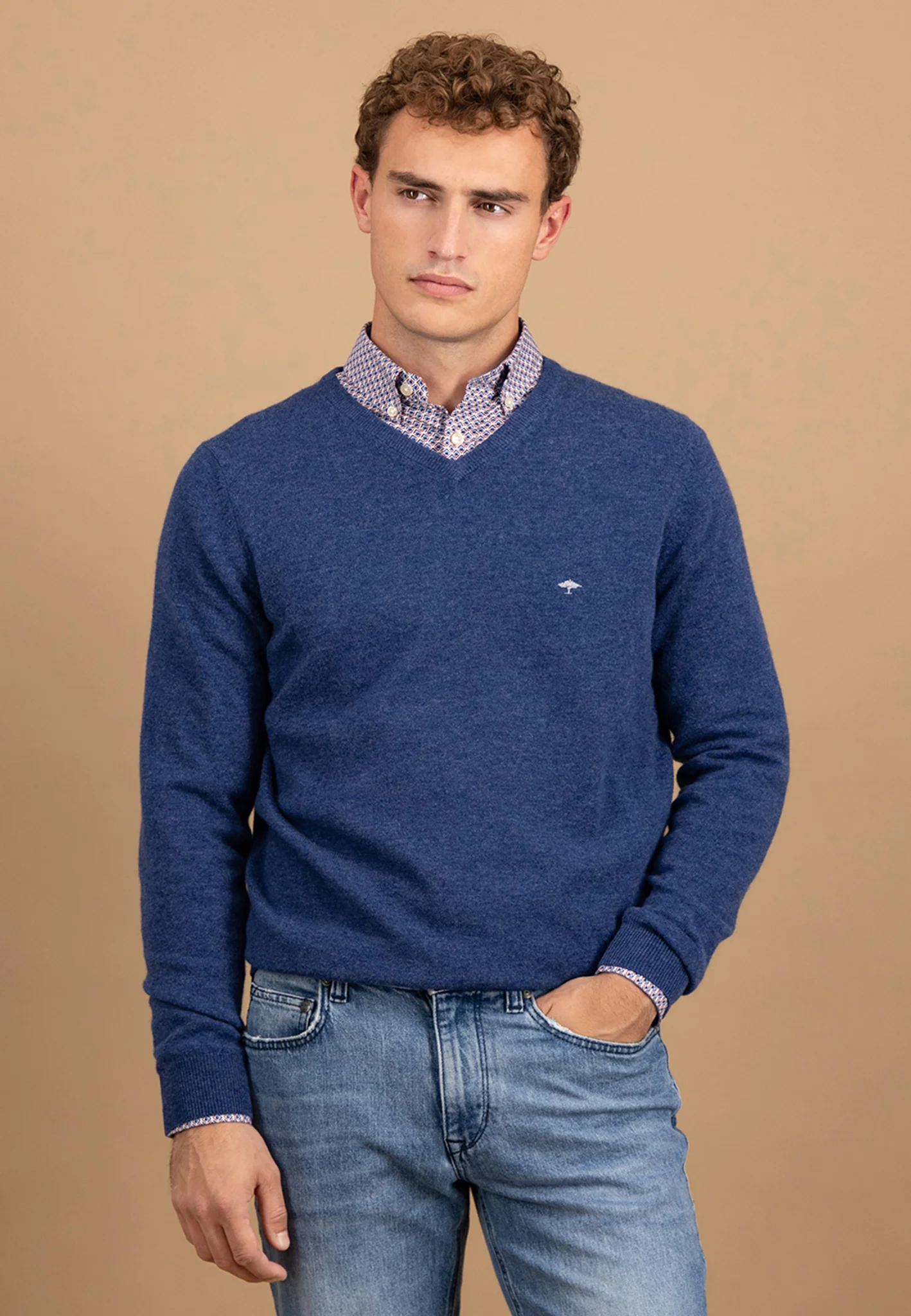 Pullover aus Merino-Kaschmir mit V-Ausschnitt - Image 7