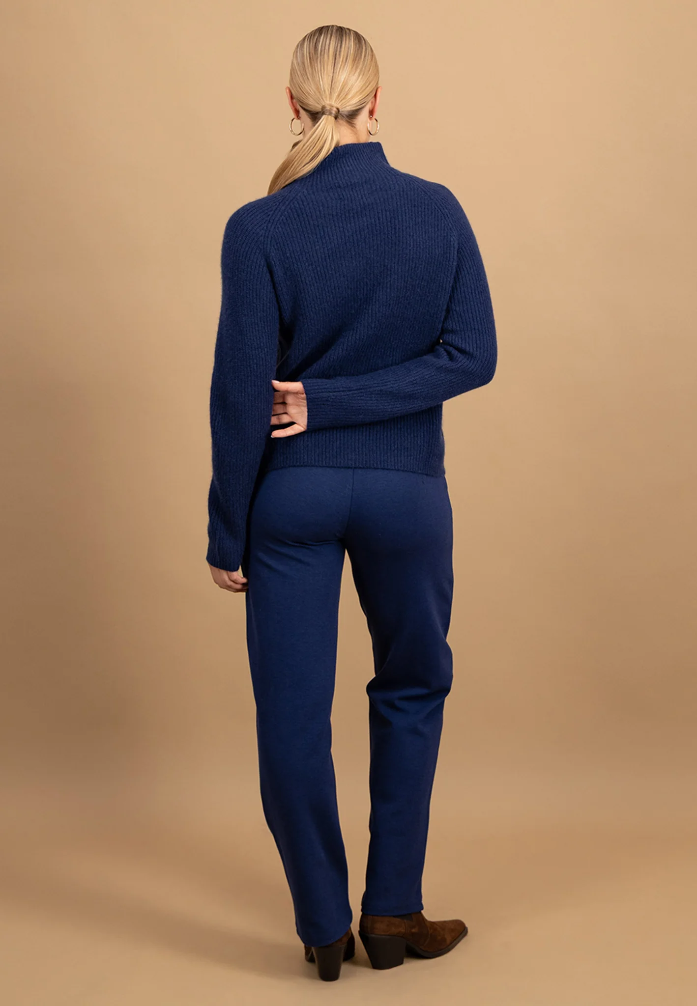 Pullover aus reinem Kaschmir mit Stehkragen - Image 15