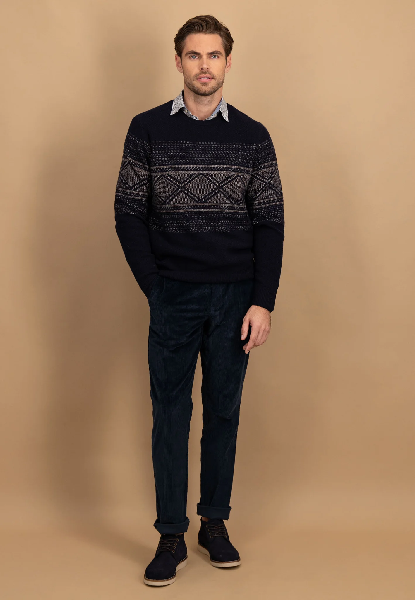 Pullover aus reiner Wolle mit Jacquardmuster und Rundhalsausschnitt - Image 2