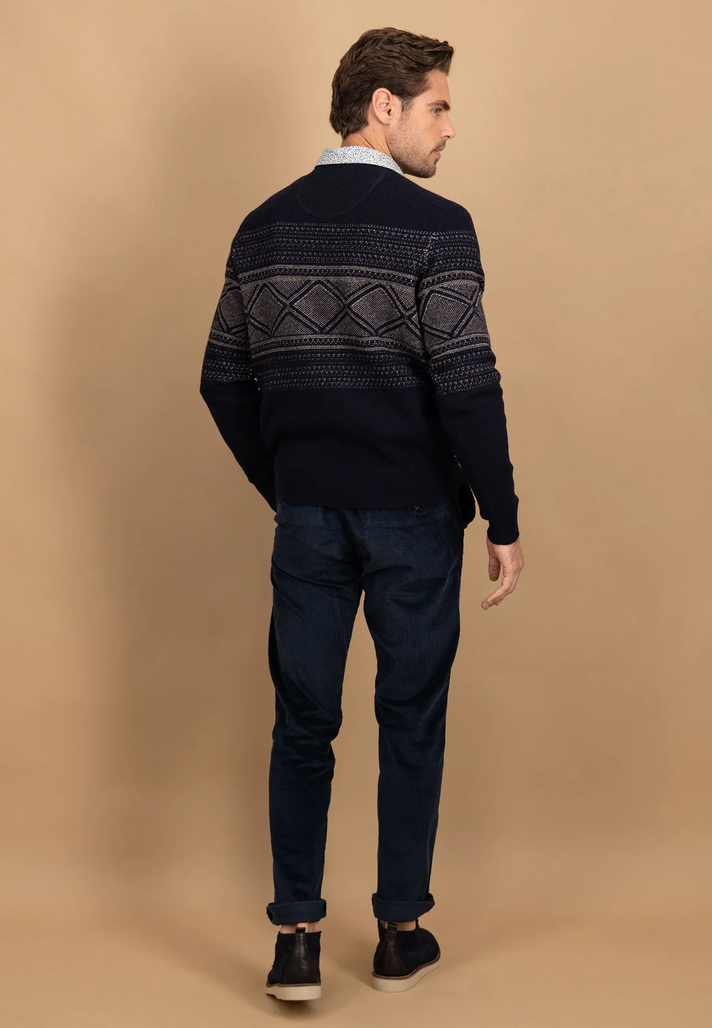 Pullover aus reiner Wolle mit Jacquardmuster und Rundhalsausschnitt - Image 3