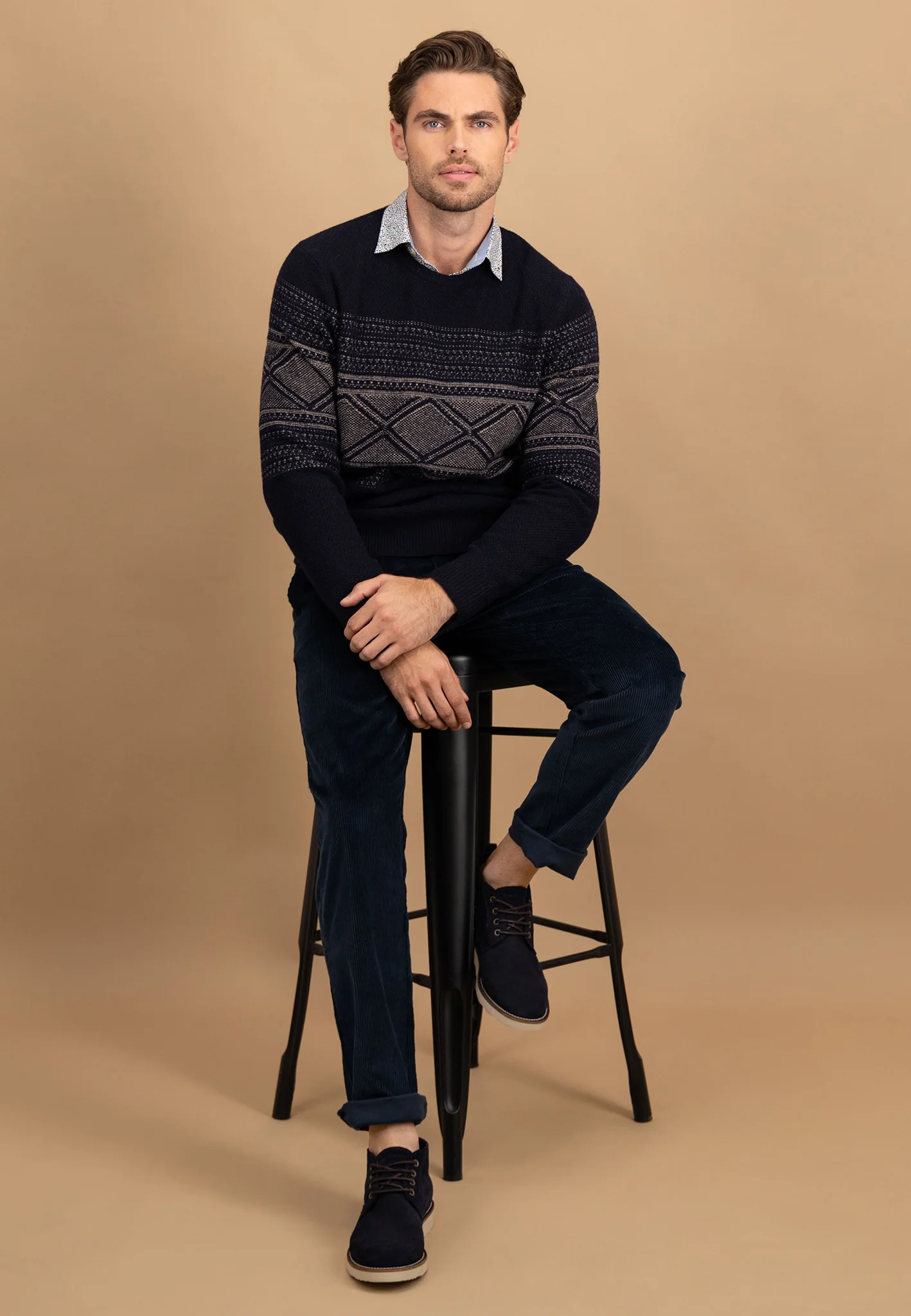 Pullover aus reiner Wolle mit Jacquardmuster und Rundhalsausschnitt - Image 4