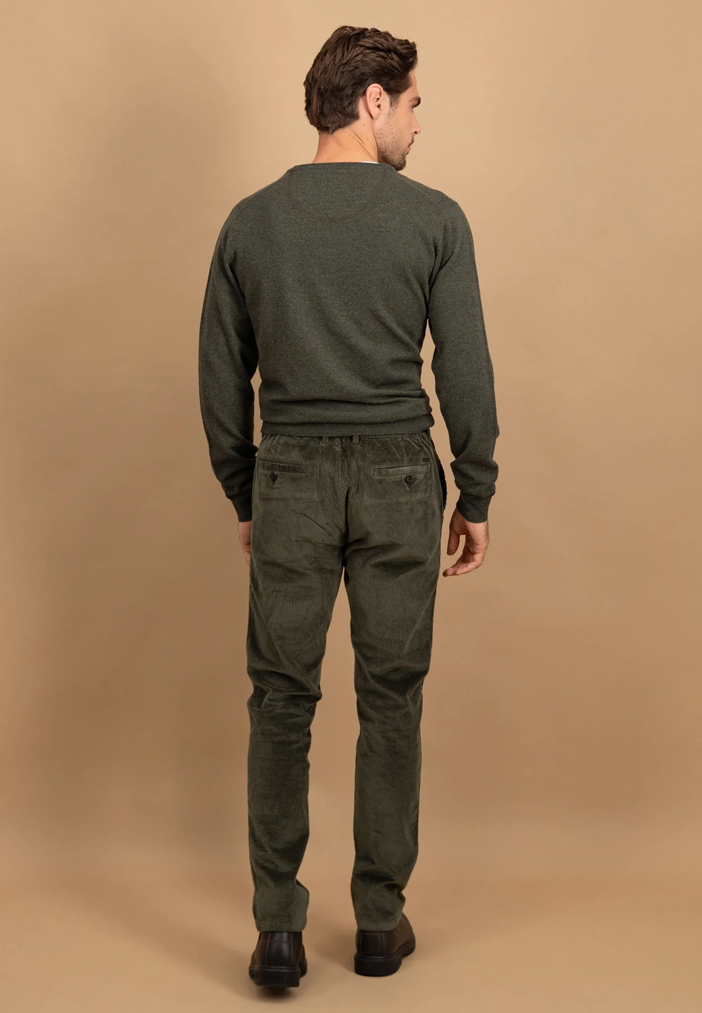 Pullover aus reiner Wolle mit V-Ausschnitt - Image 3