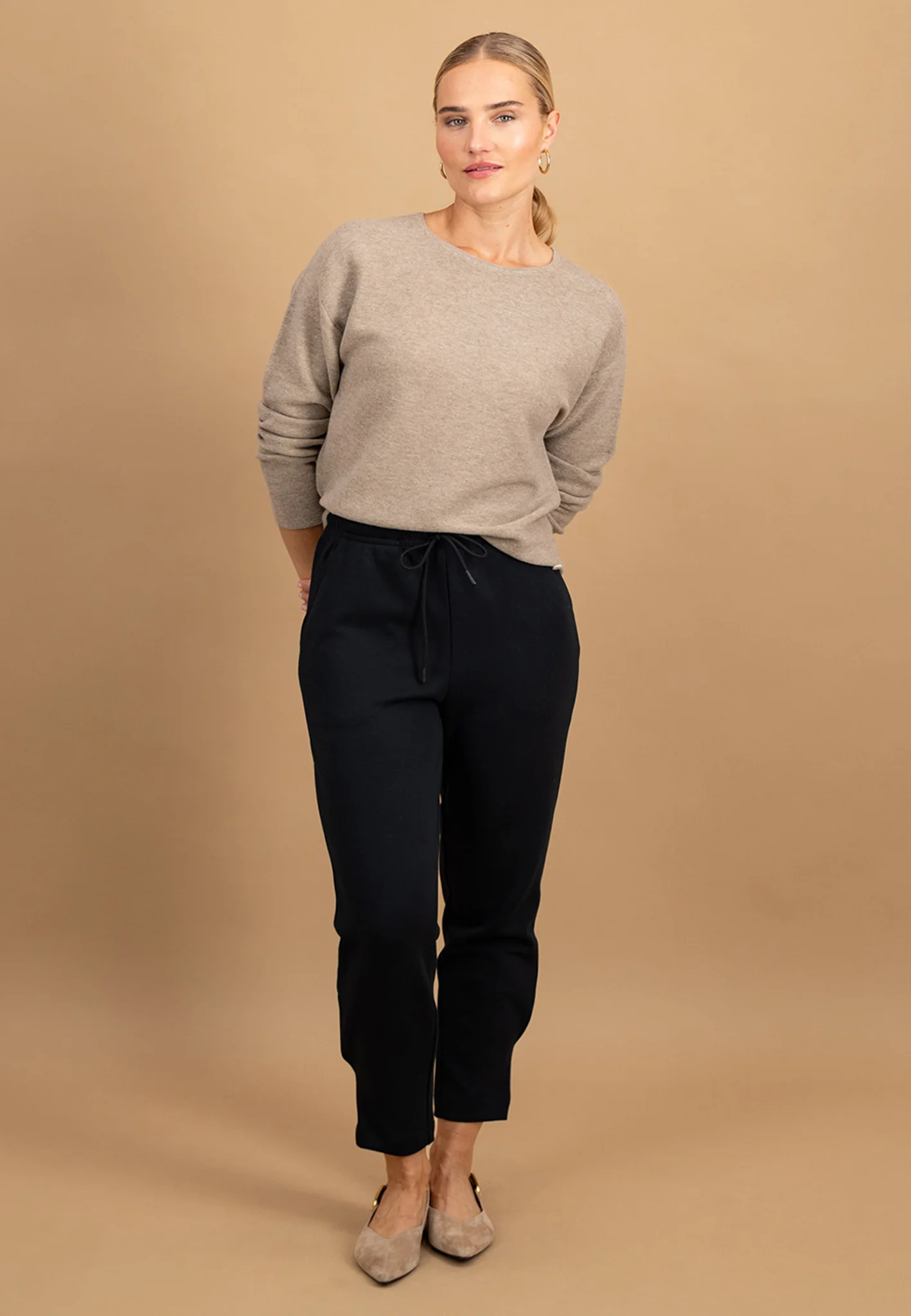 Pullover aus Woll-Kaschmir-Mix mit Rundhalsausschnitt - Image 2