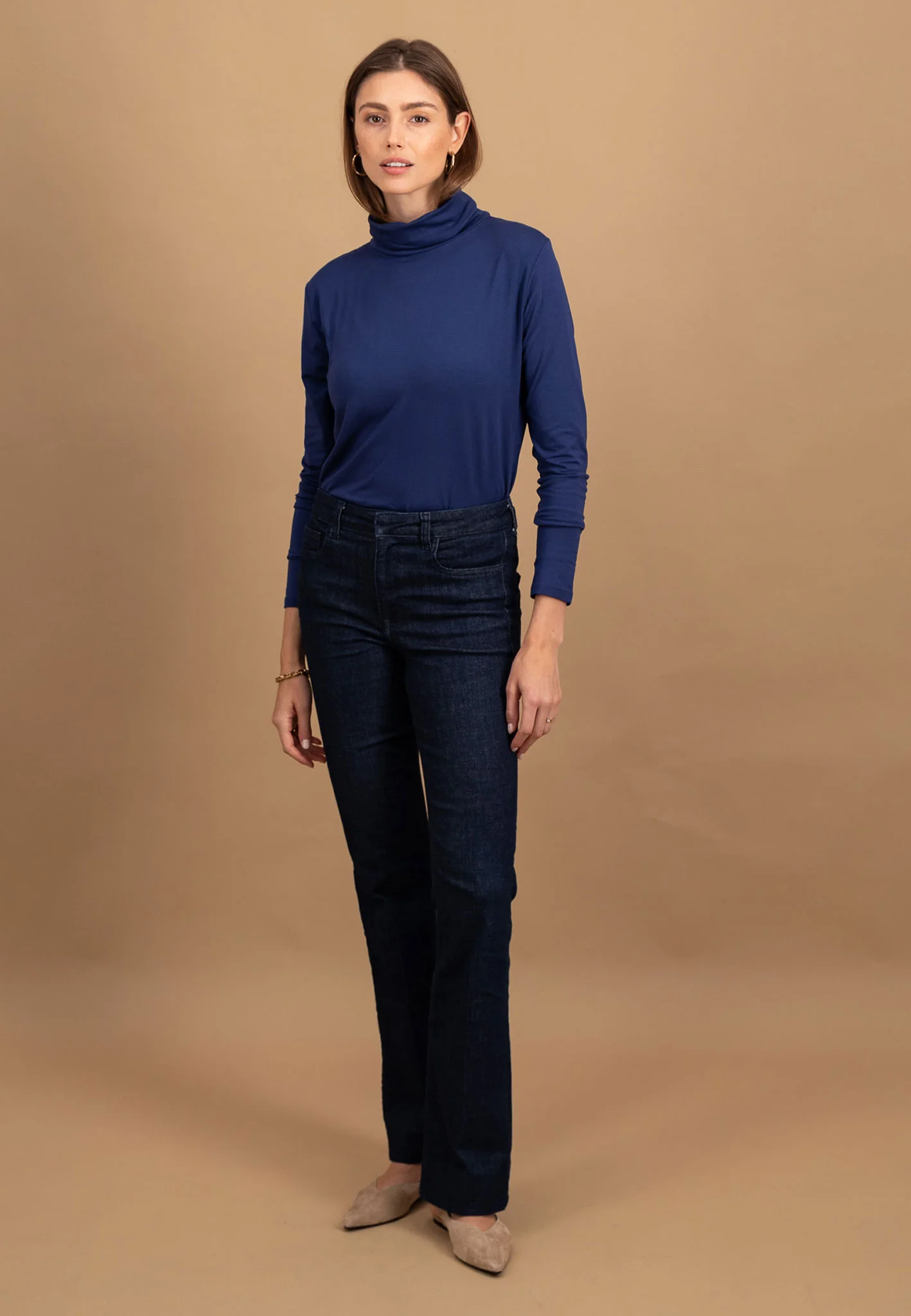 Rollkragenshirt aus Viskose-Stretch mit figurbetonter Passform - Image 4