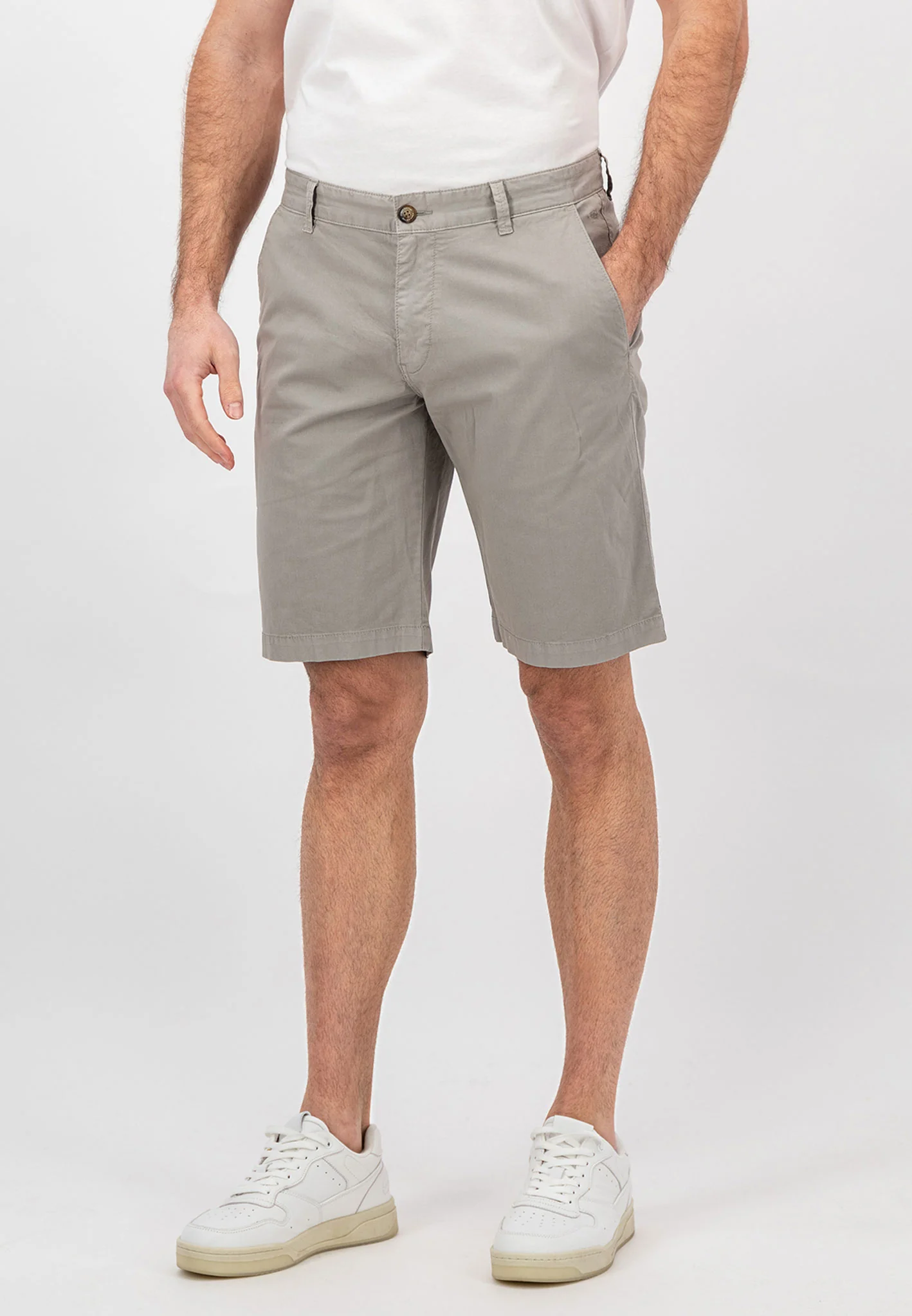 Shorts aus Baumwoll-Mix mit leichtem Stretchanteil - Image 21