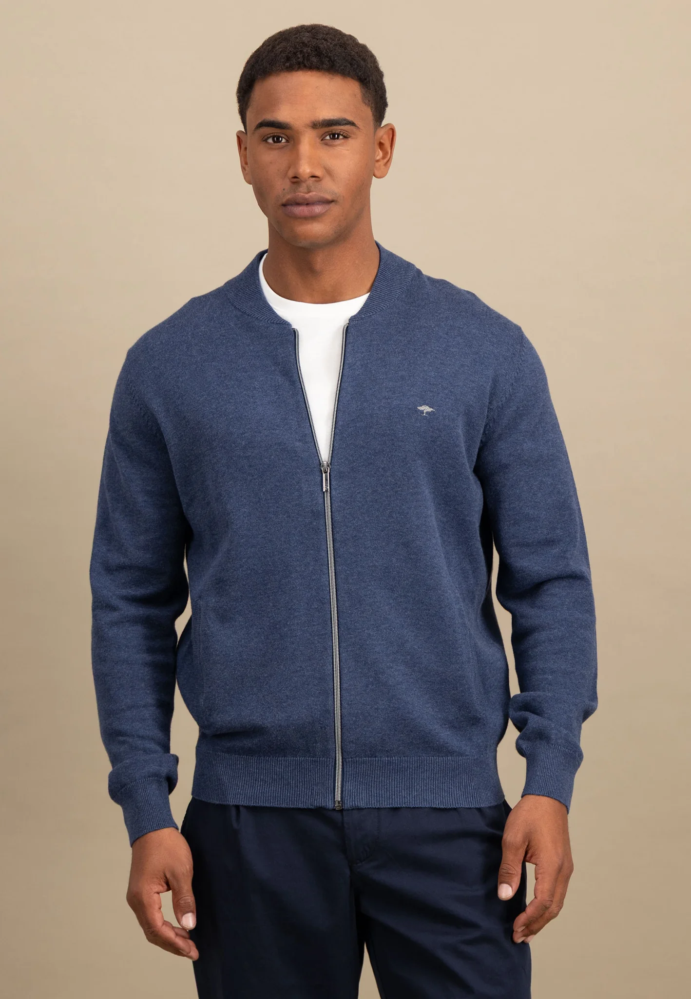 Strickjacke aus Baumwolle mit Collegekragen - Image 17