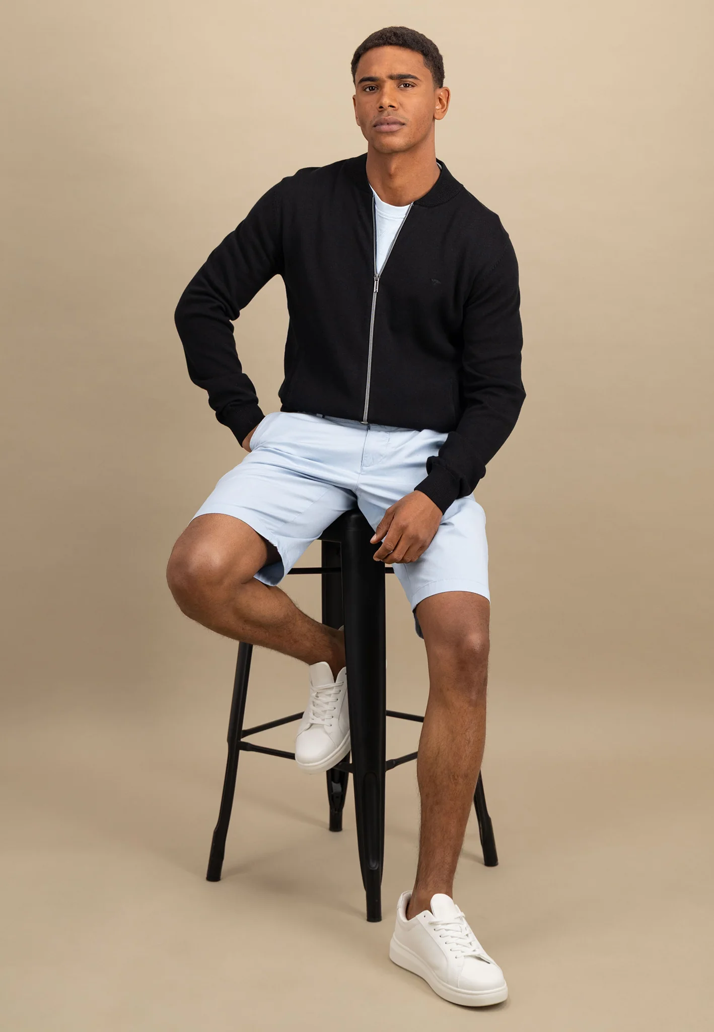 Strickjacke aus Baumwolle mit Collegekragen - Image 32