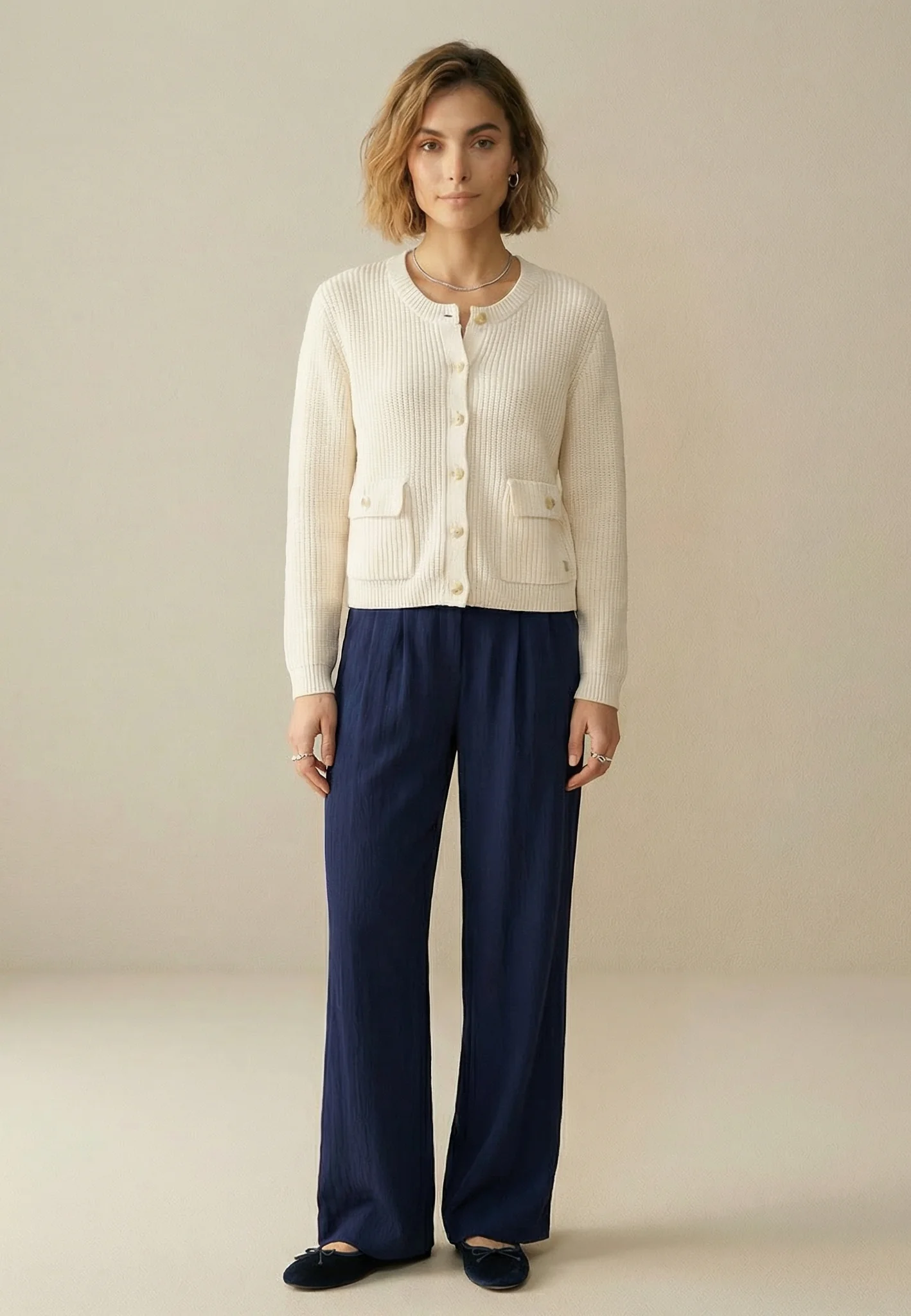 Strickjacke aus Baumwolle mit Knopfleiste und Taschen - Image 2