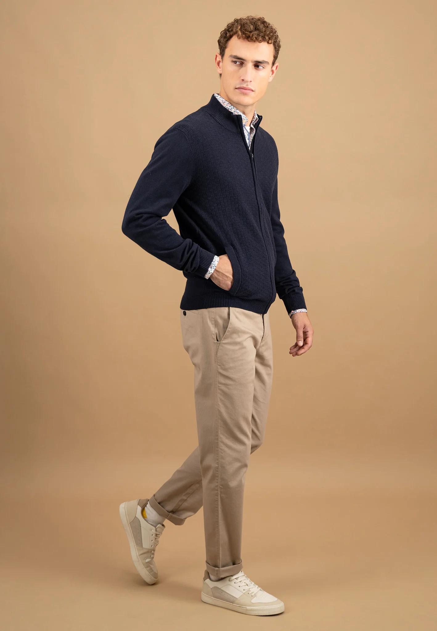 Strickjacke aus Baumwolle mit Strukturmuster und Reißverschluss - Image 4