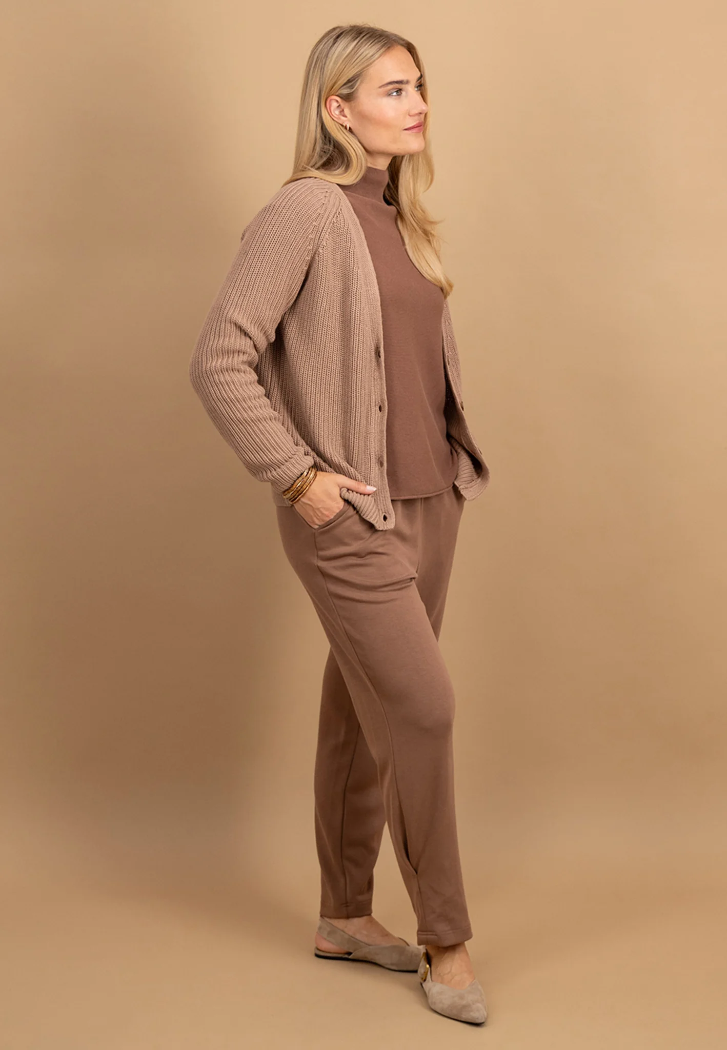 Strickjacke aus Baumwolle mit V-Ausschnitt und Knopfleiste - Image 4
