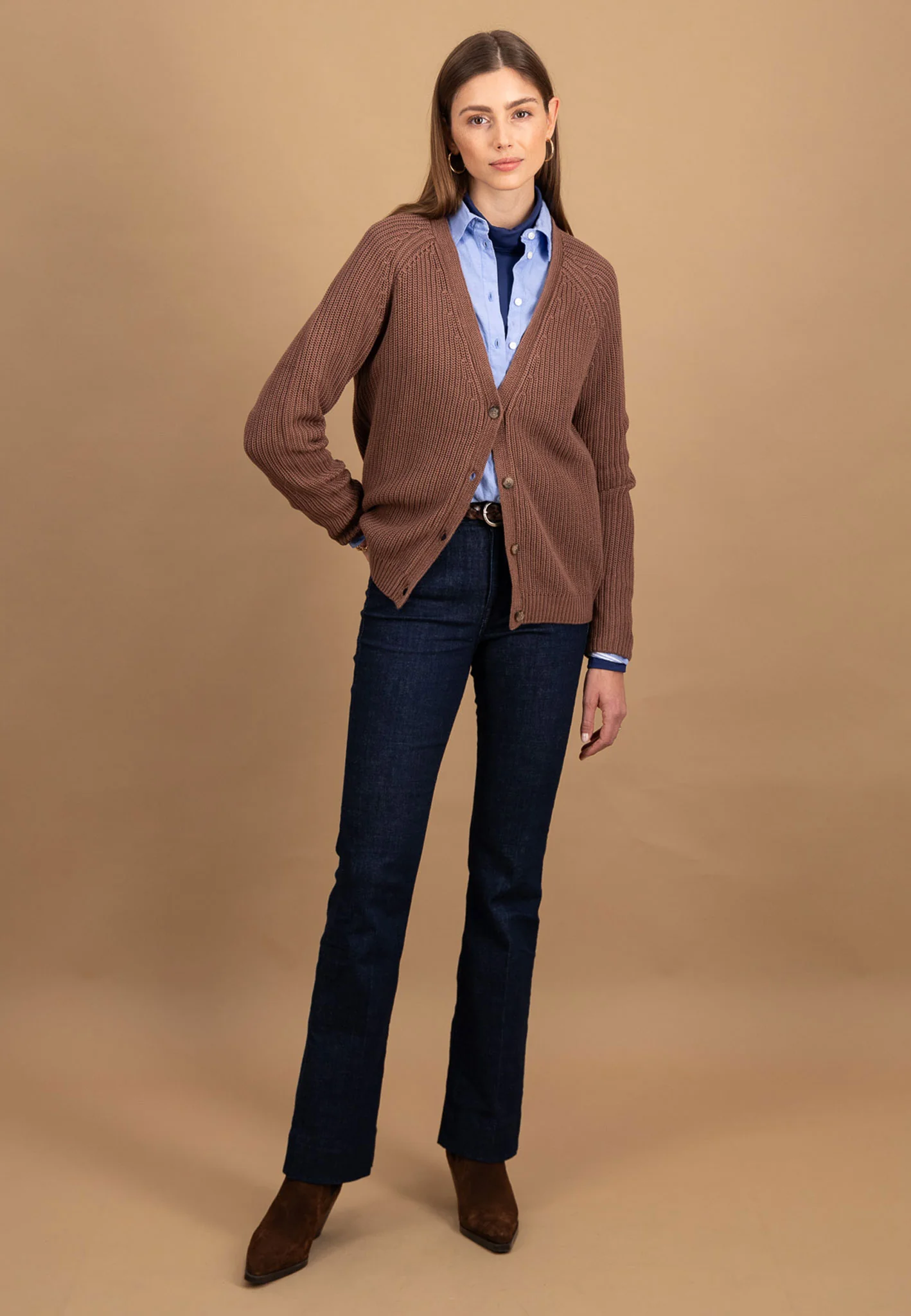 Strickjacke aus Baumwolle mit V-Ausschnitt und Knopfleiste - Image 8