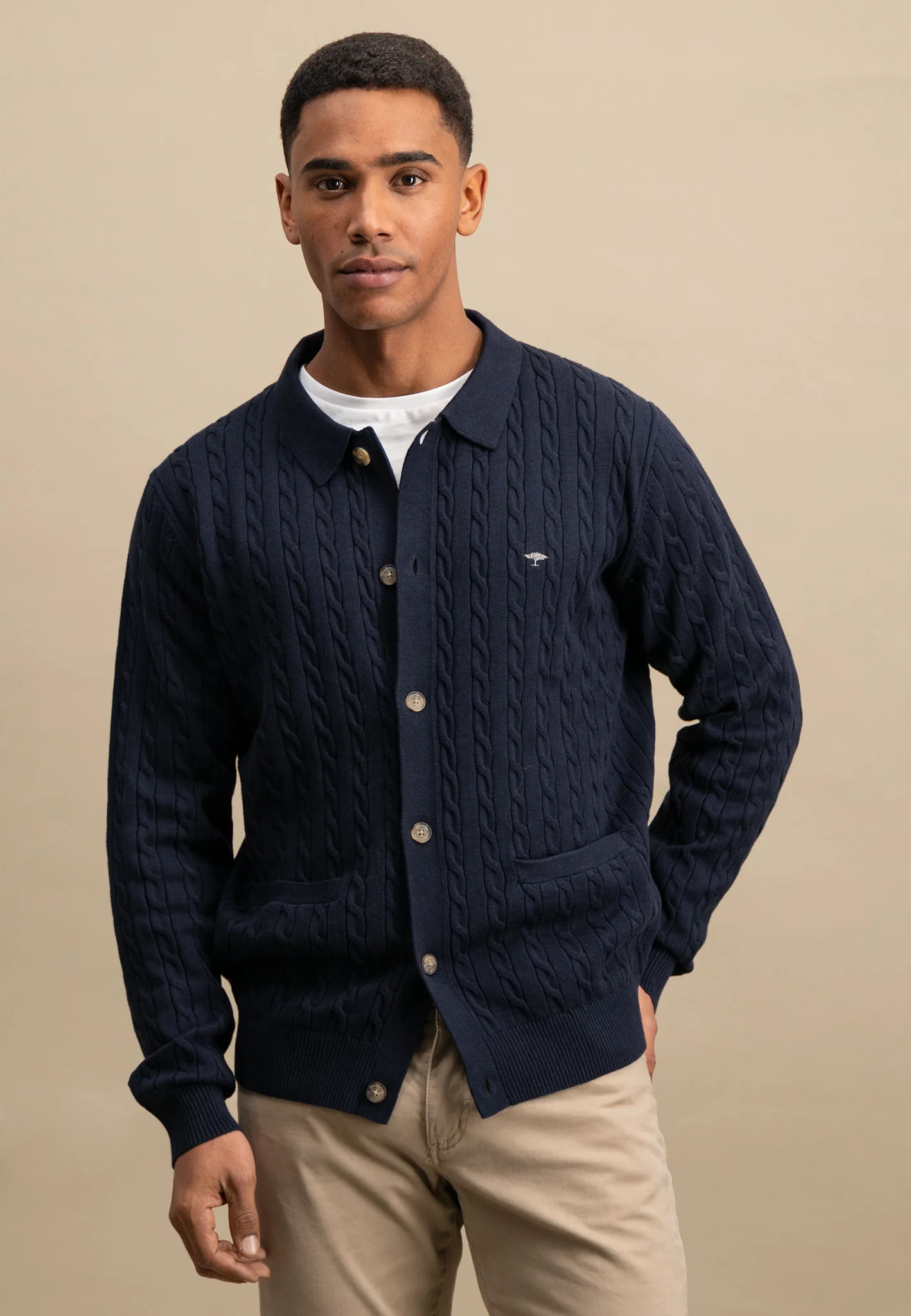 Strickjacke aus Baumwolle mit Zopfmusterung