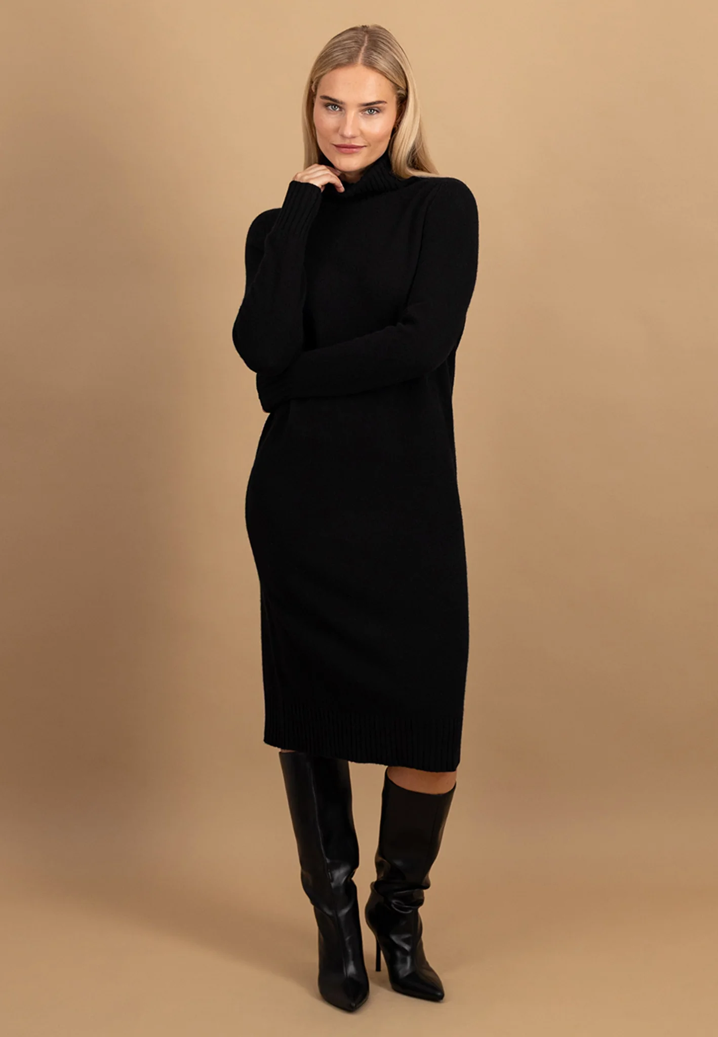 Strickkleid aus Merinowolle mit Rollkragen - Image 15