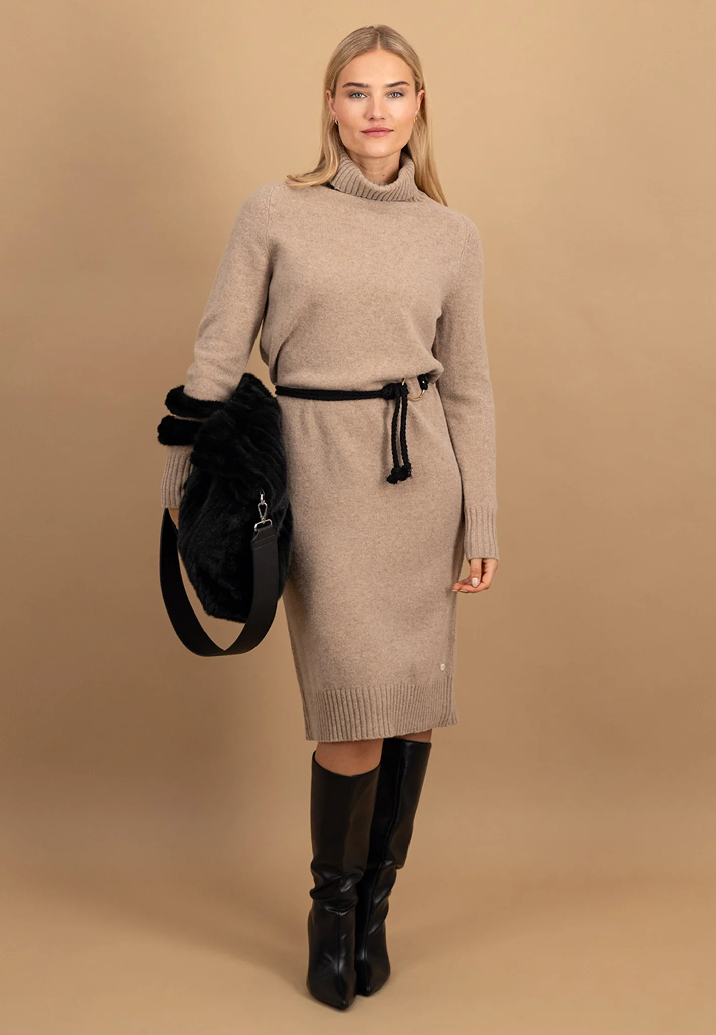 Strickkleid aus Merinowolle mit Rollkragen - Image 3